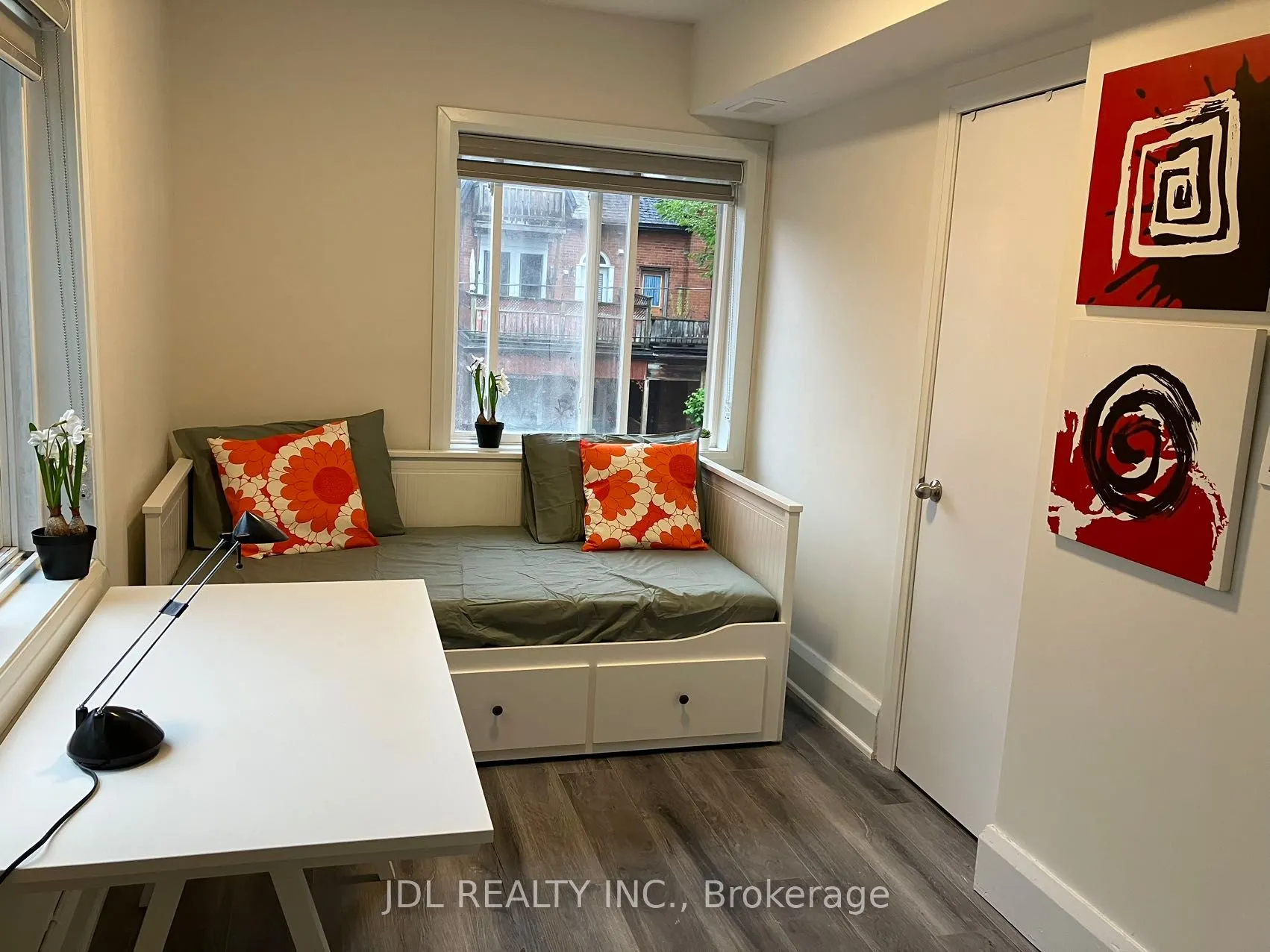 5 Sorauren Avenue #5