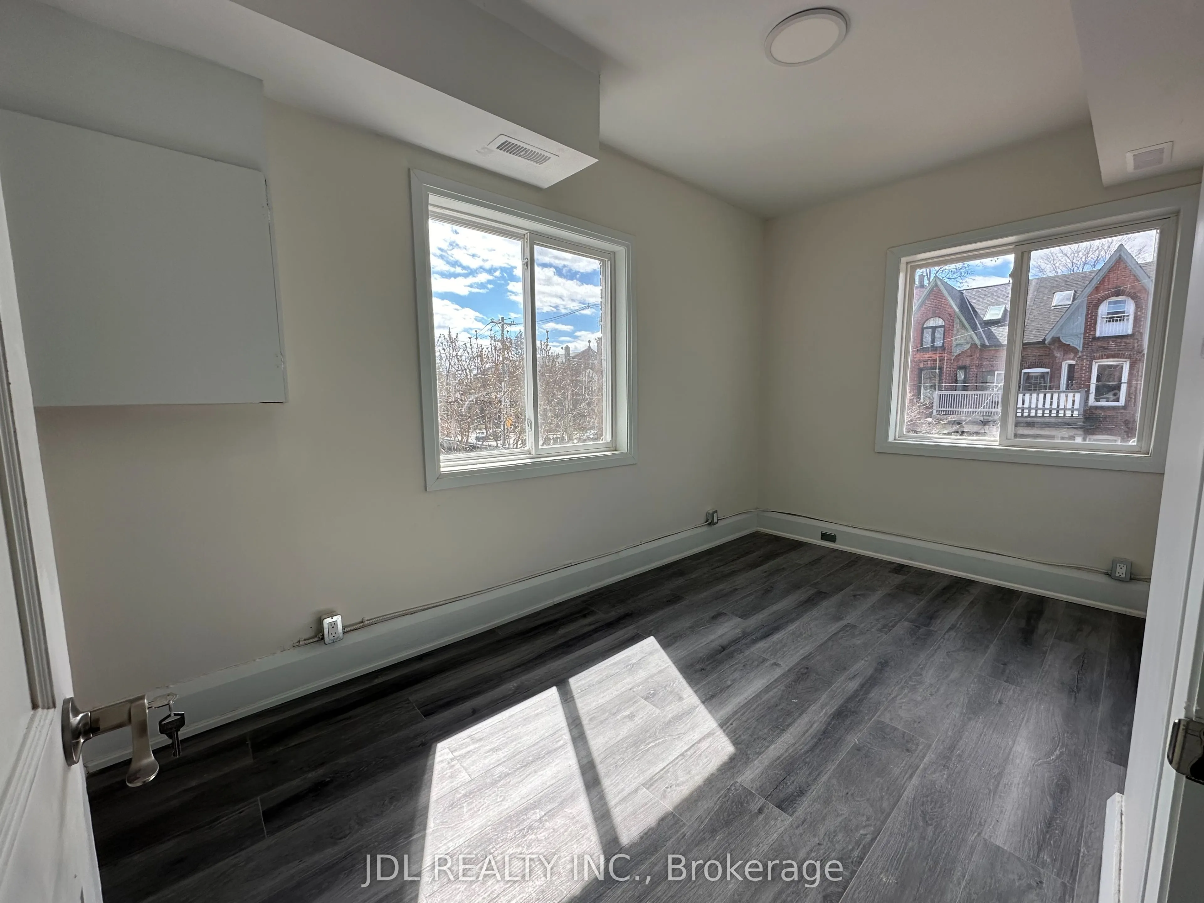 5 Sorauren Avenue #5