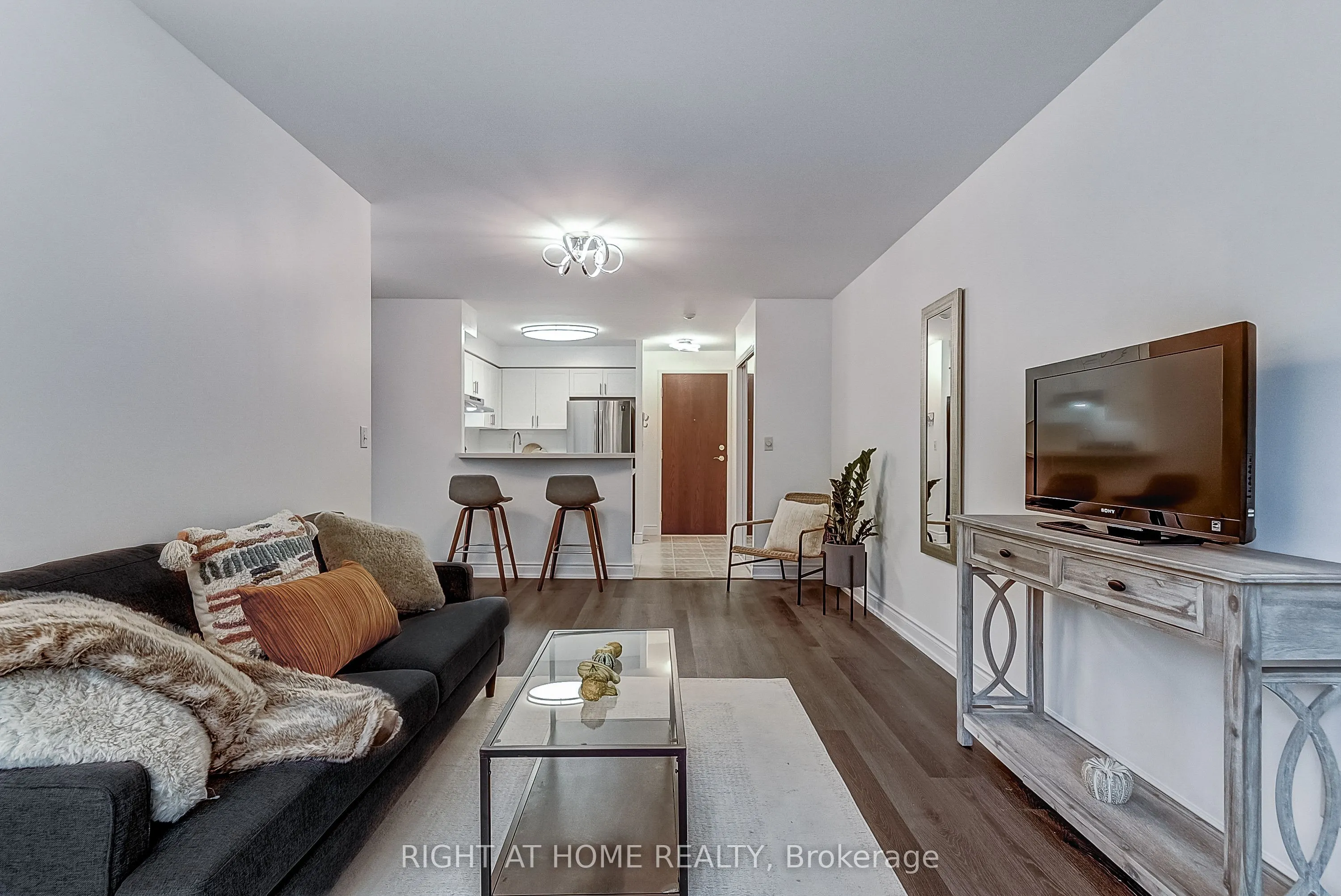 2565 Erin Centre Boulevard #508