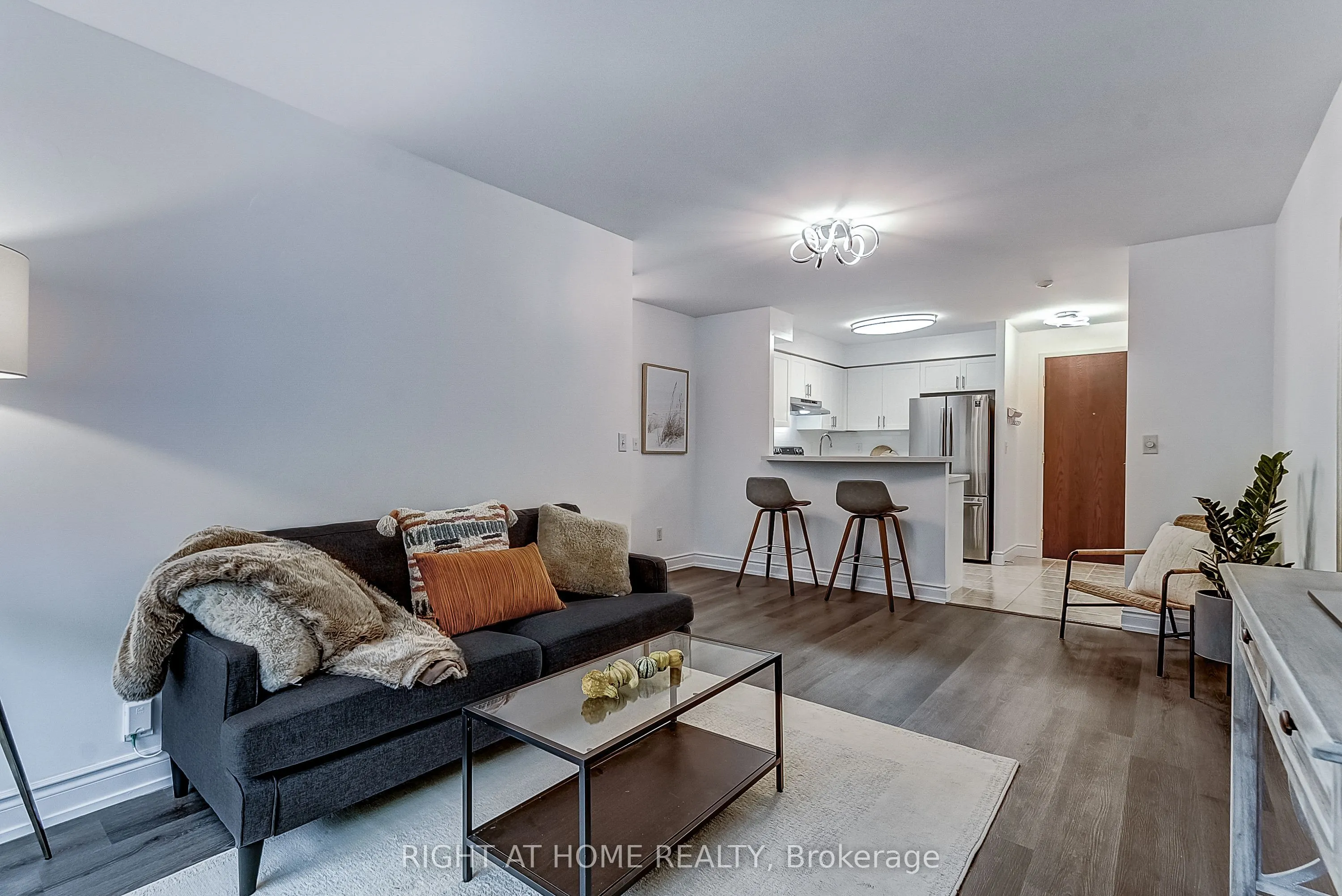 2565 Erin Centre Boulevard #508