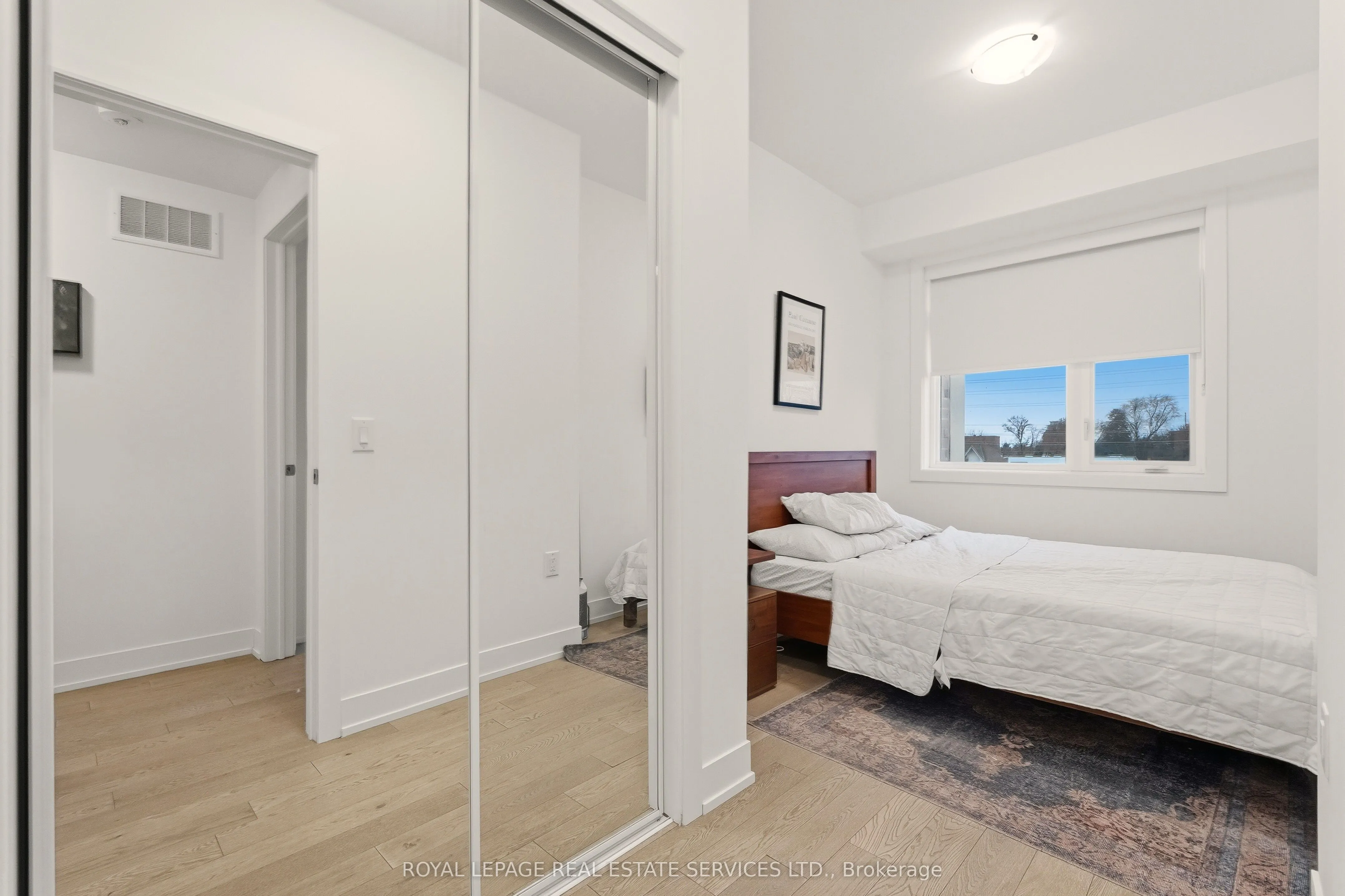 1062 Douglas McCurdy Common #227