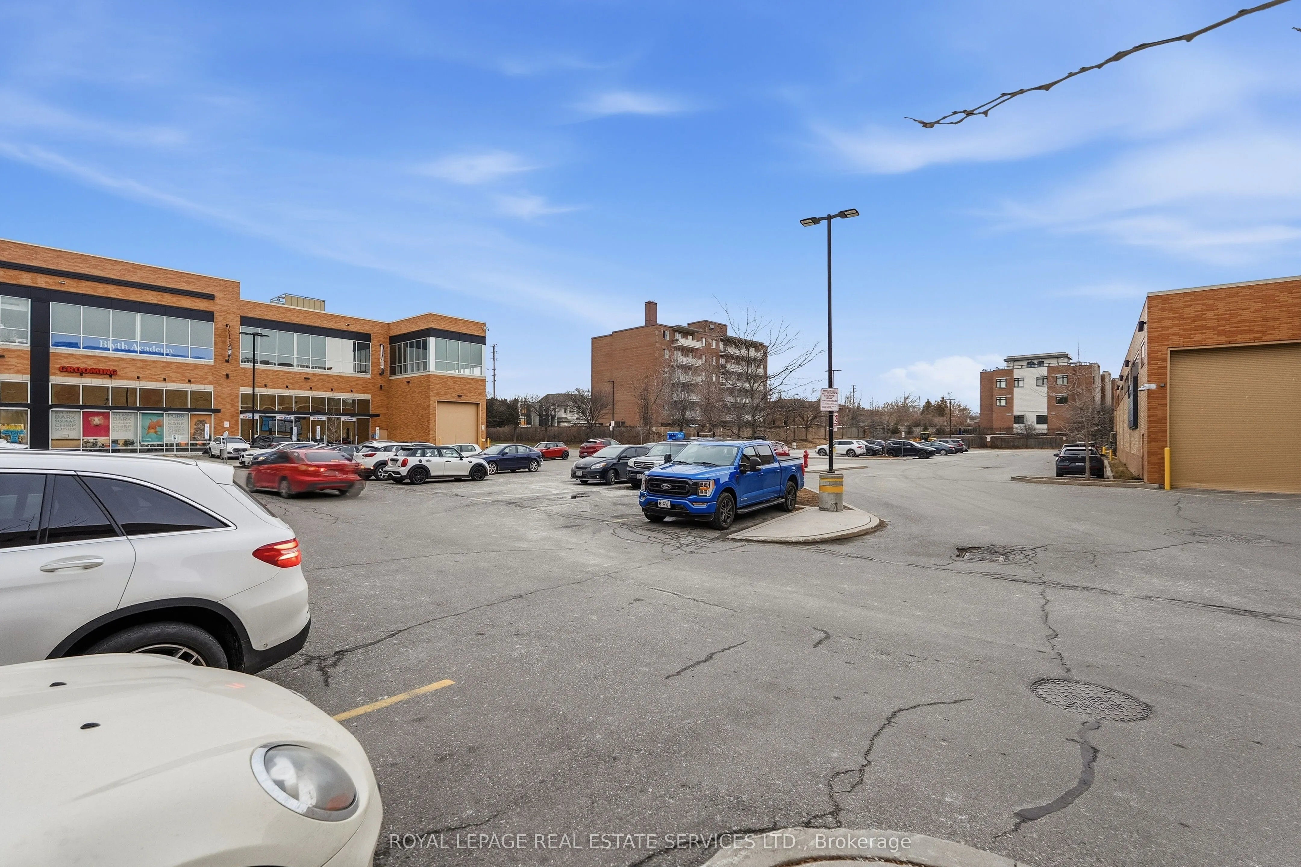 1062 Douglas McCurdy Common #227