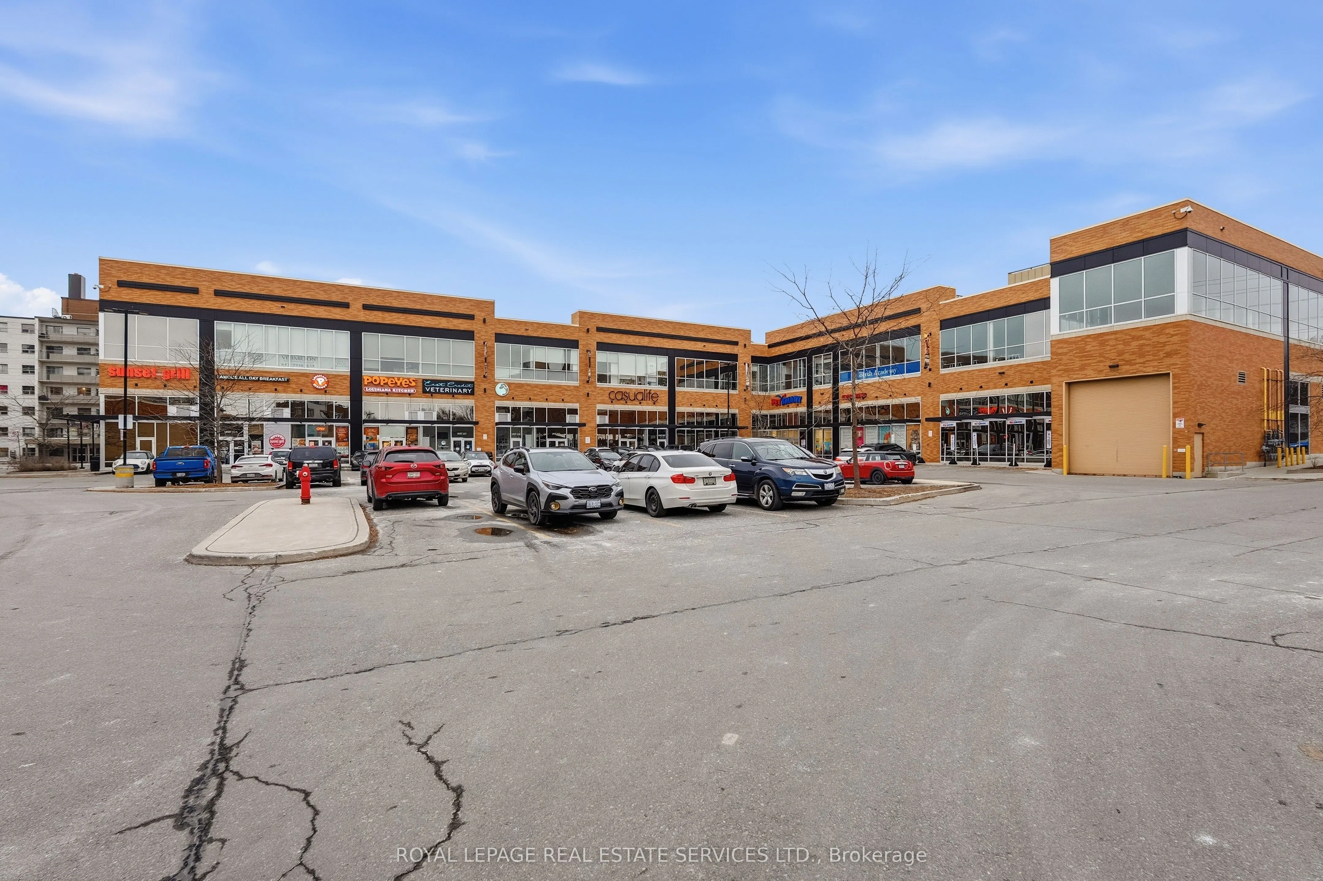 1062 Douglas McCurdy Common #227