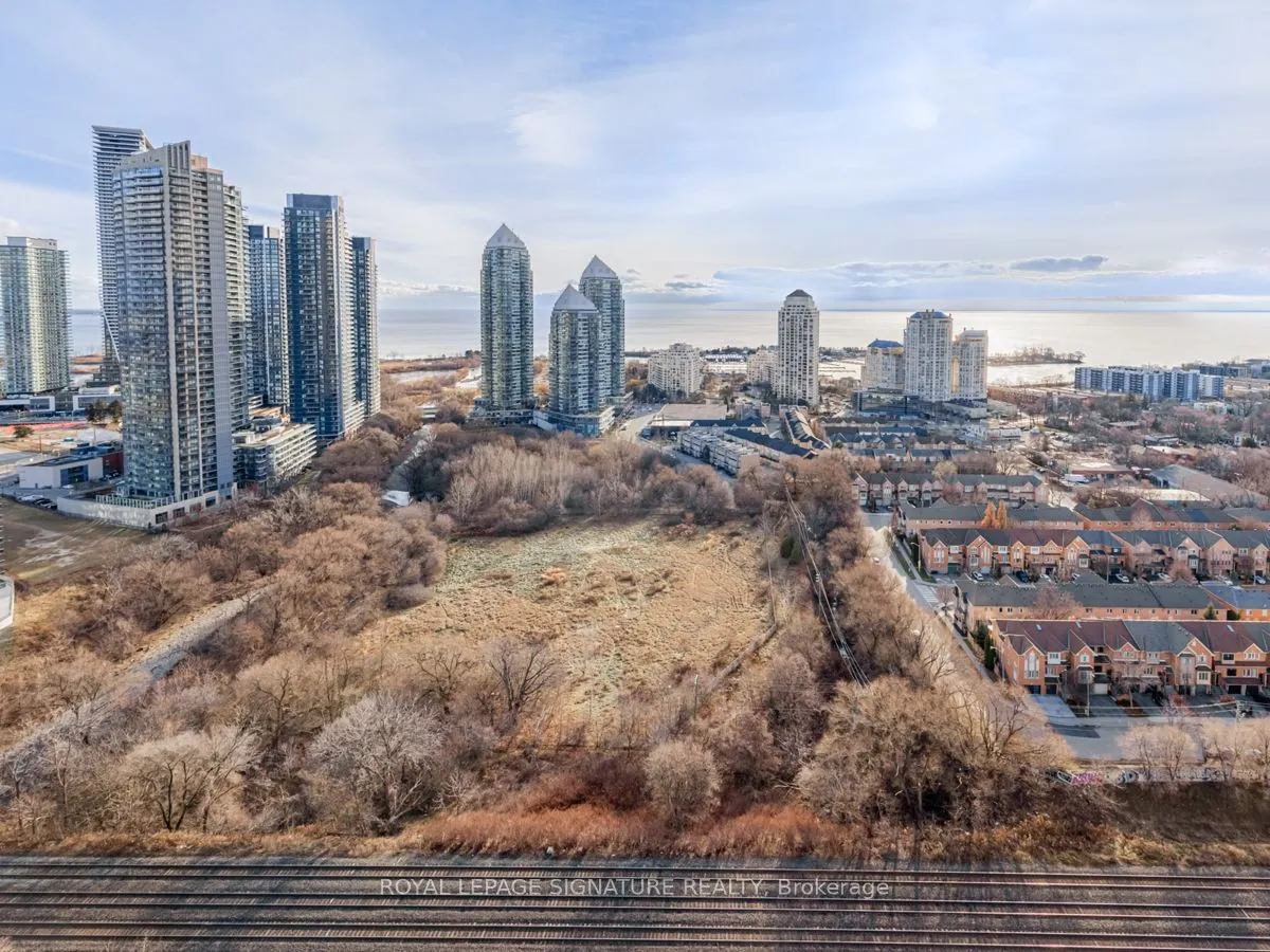 251 Manitoba Street #2704