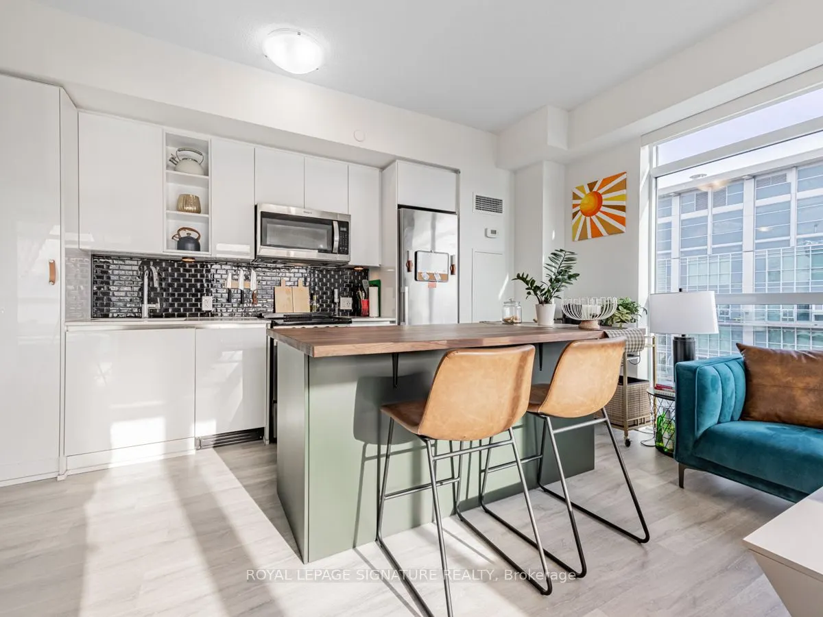 251 Manitoba Street #2704