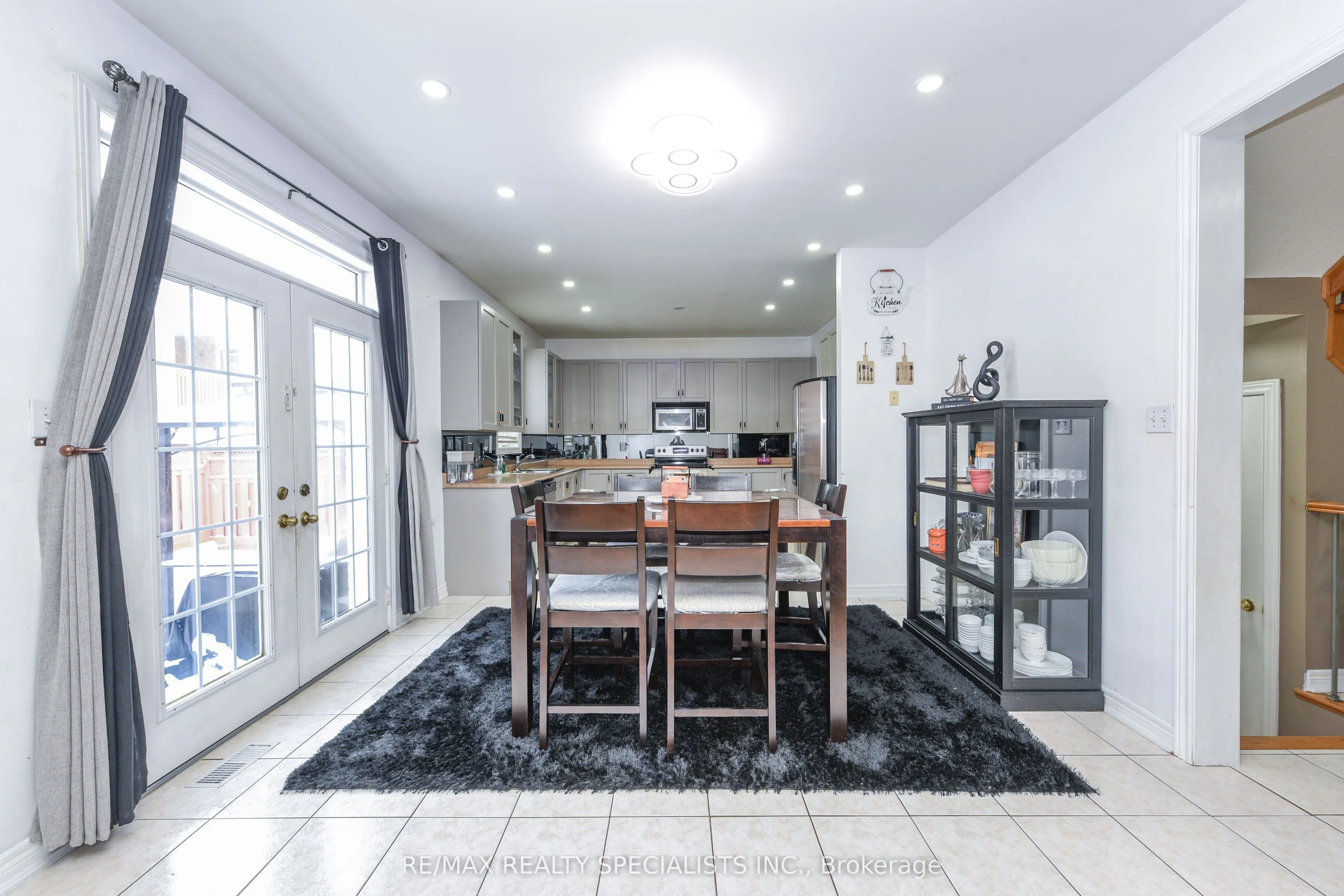 41 Madronna Gardens