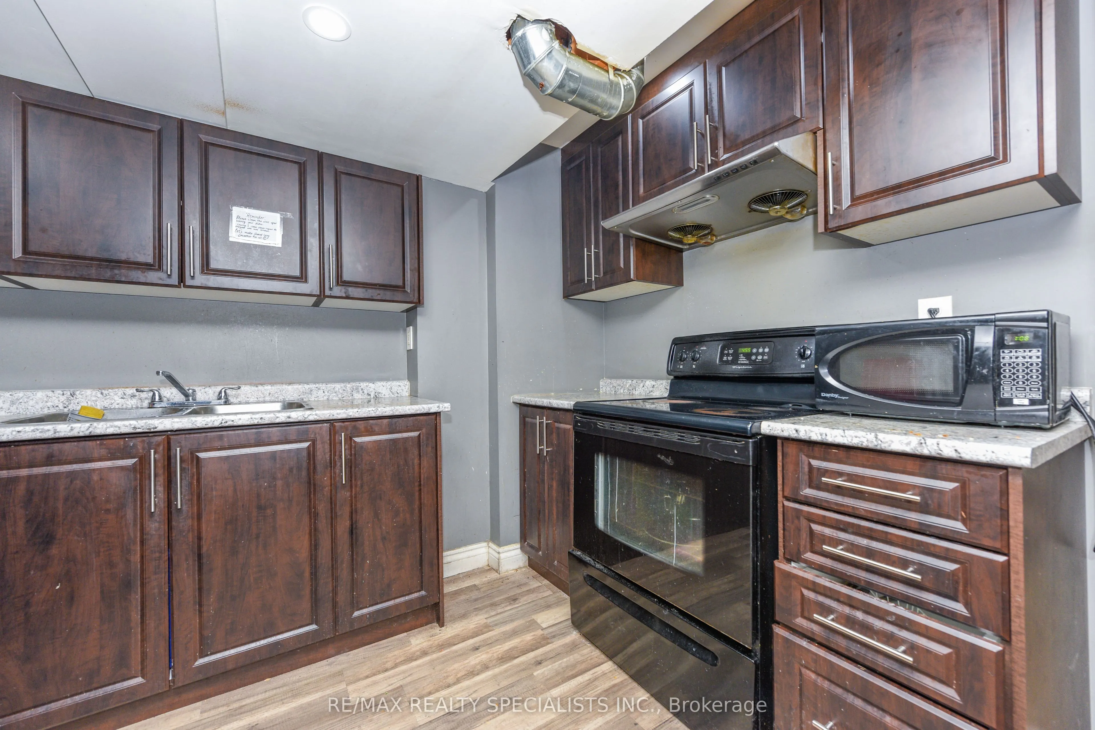 41 Madronna Gardens