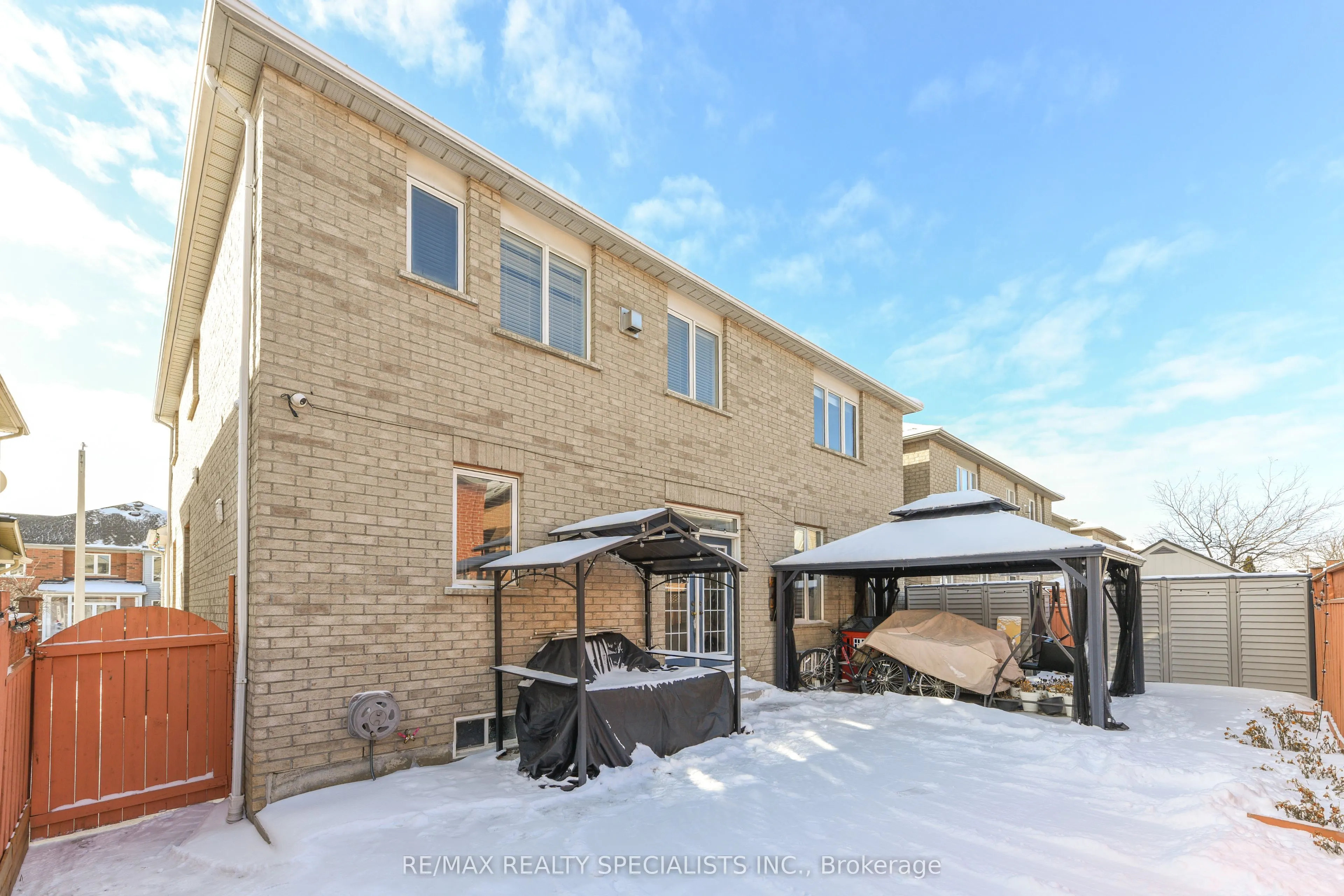 41 Madronna Gardens