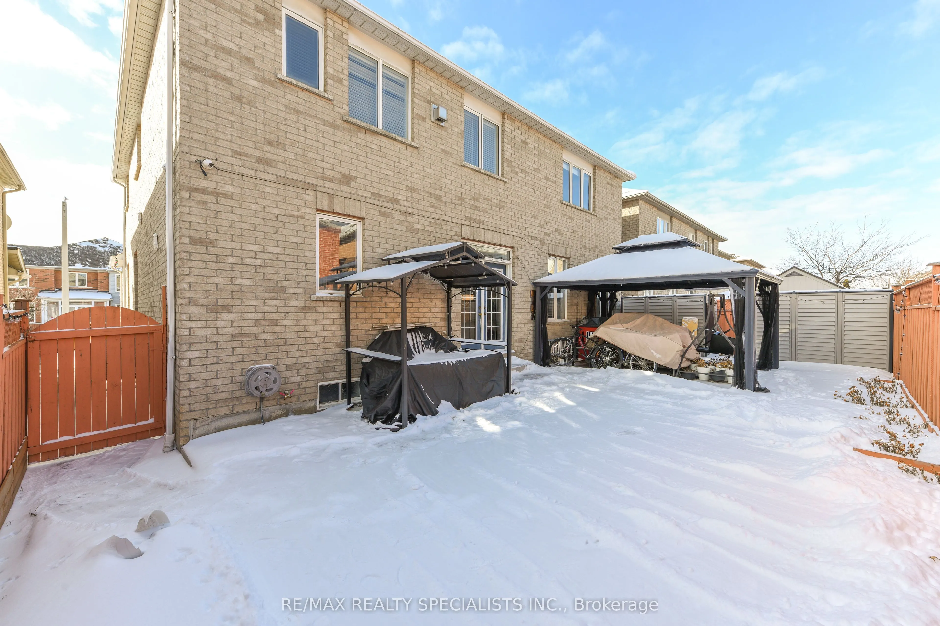 41 Madronna Gardens