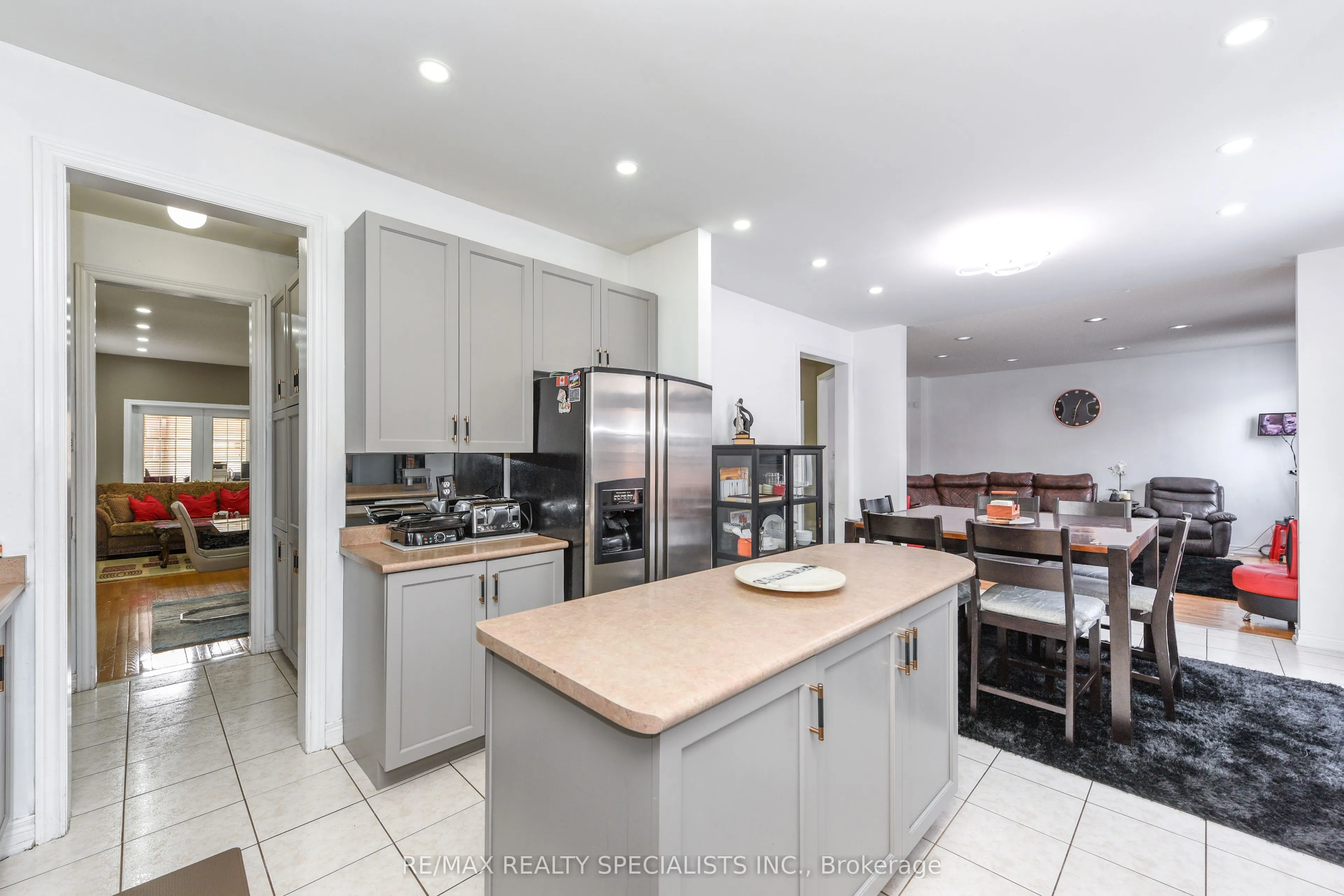 41 Madronna Gardens