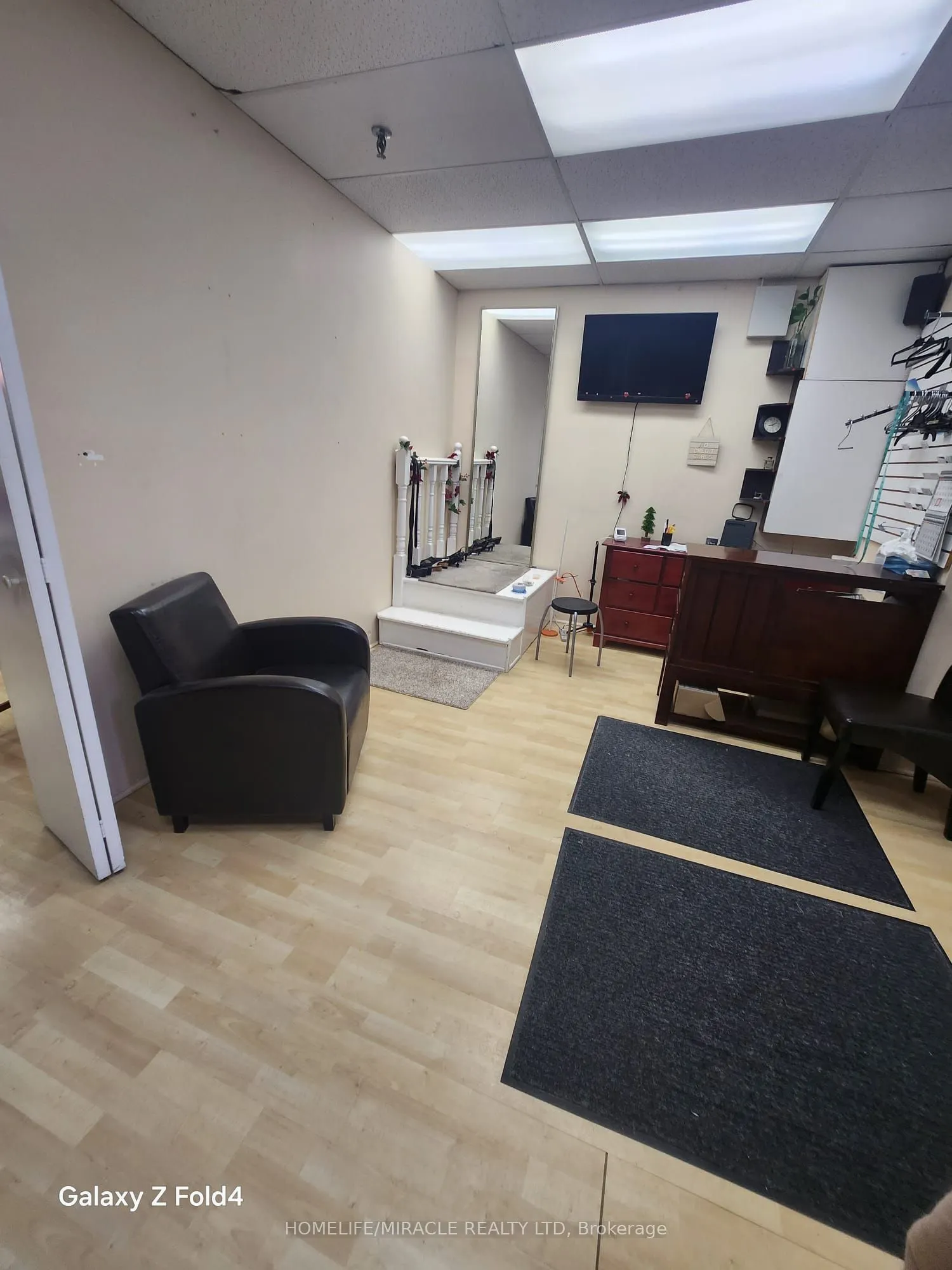 2323 Bloor Street W