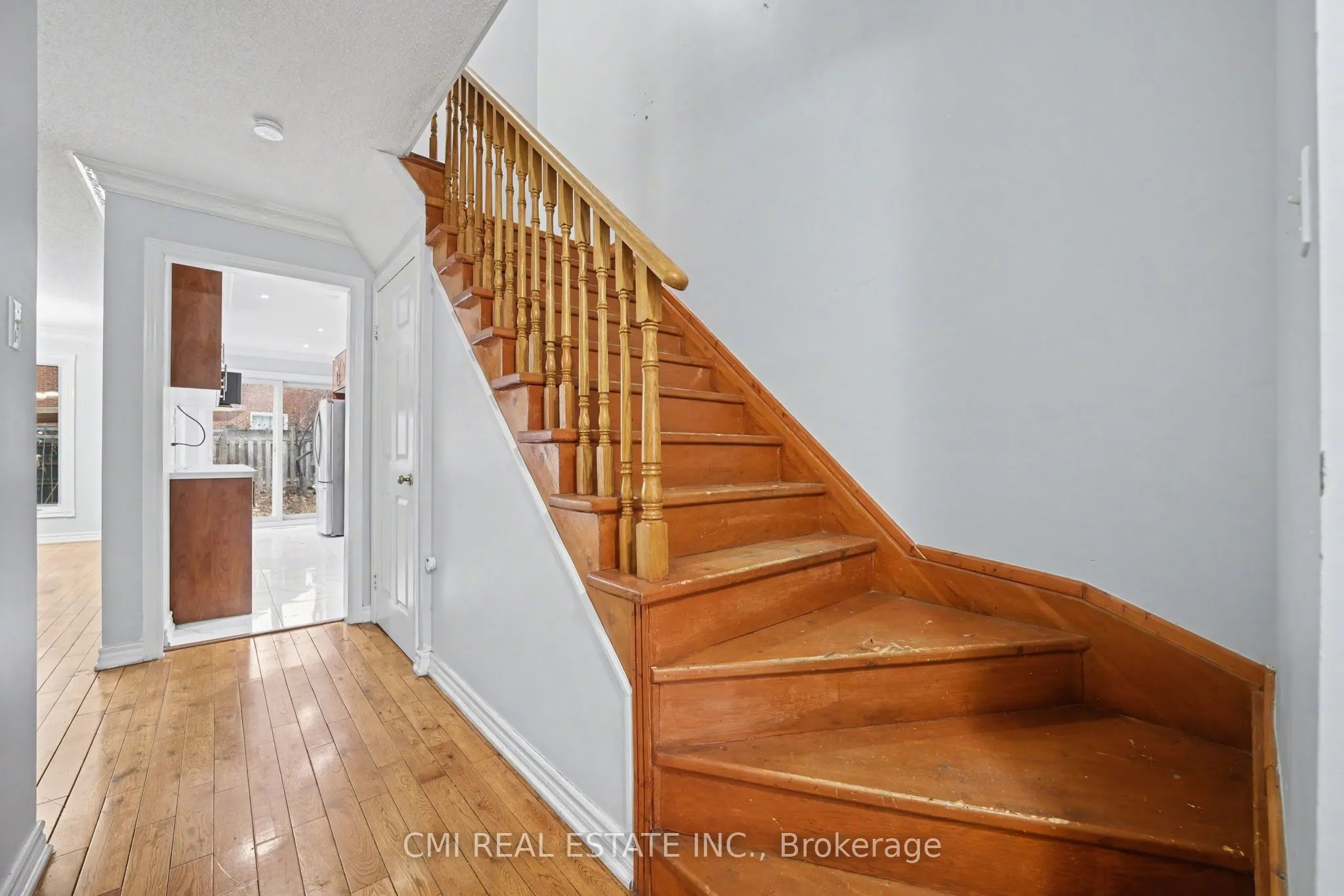 993 Lucerne Crescent