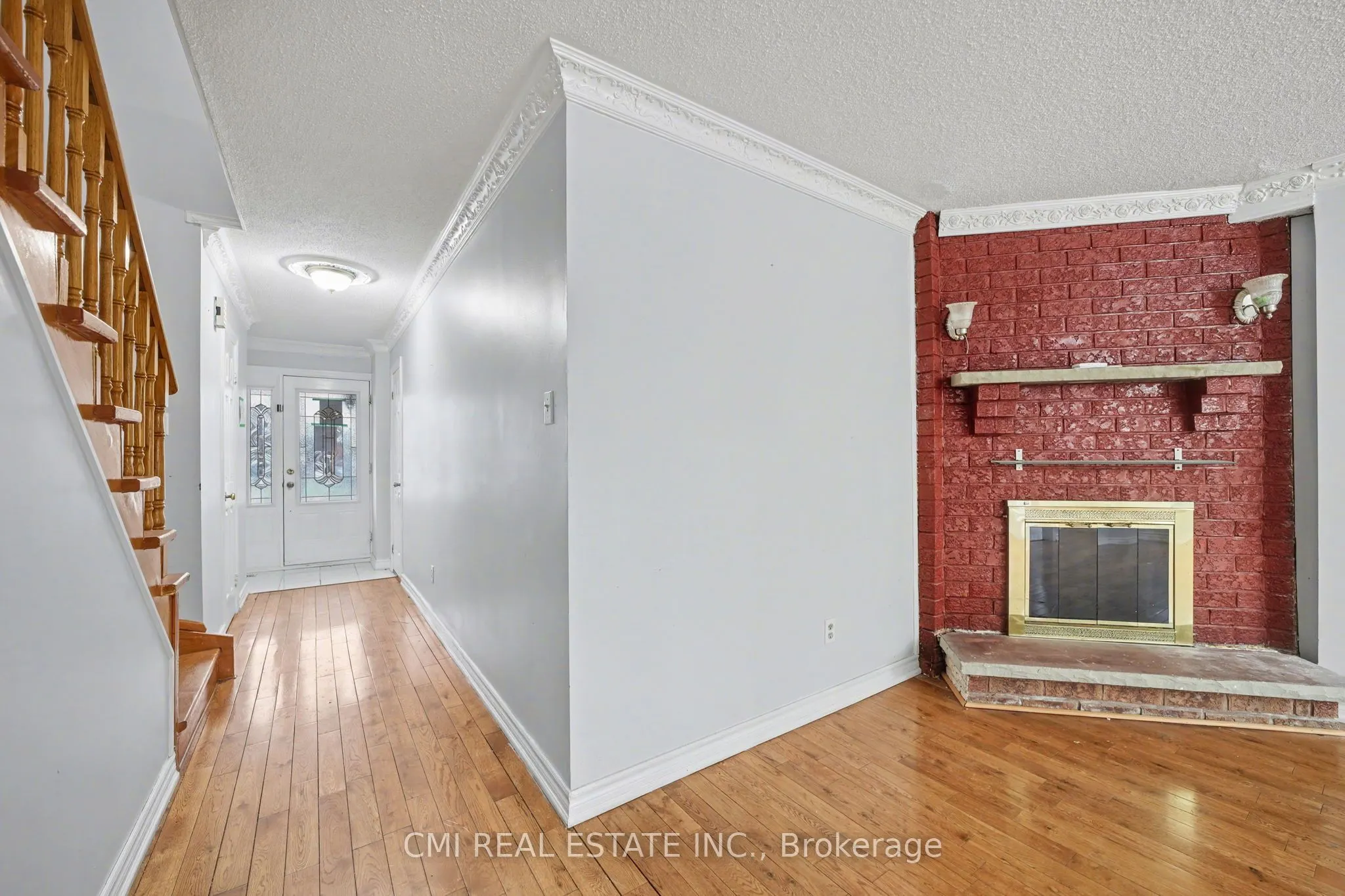 993 Lucerne Crescent