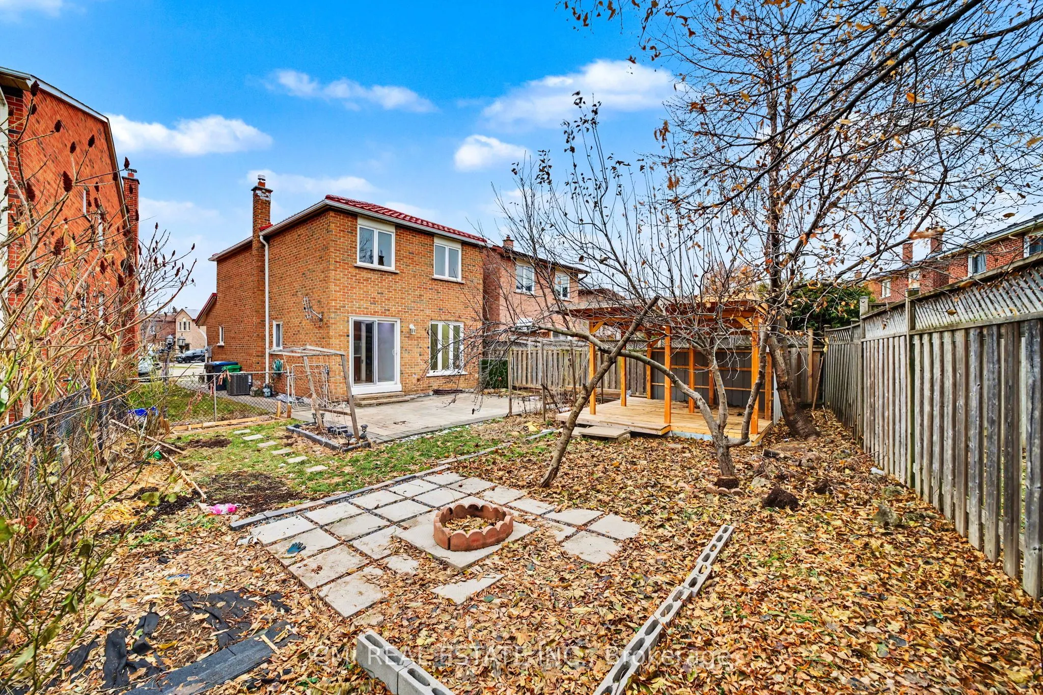993 Lucerne Crescent
