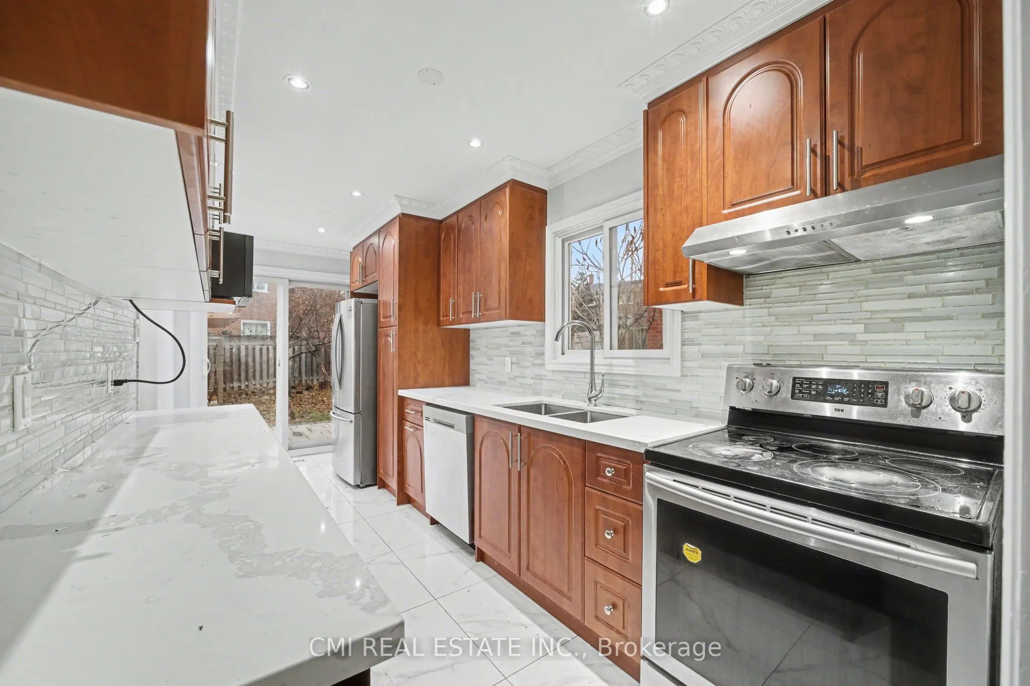993 Lucerne Crescent