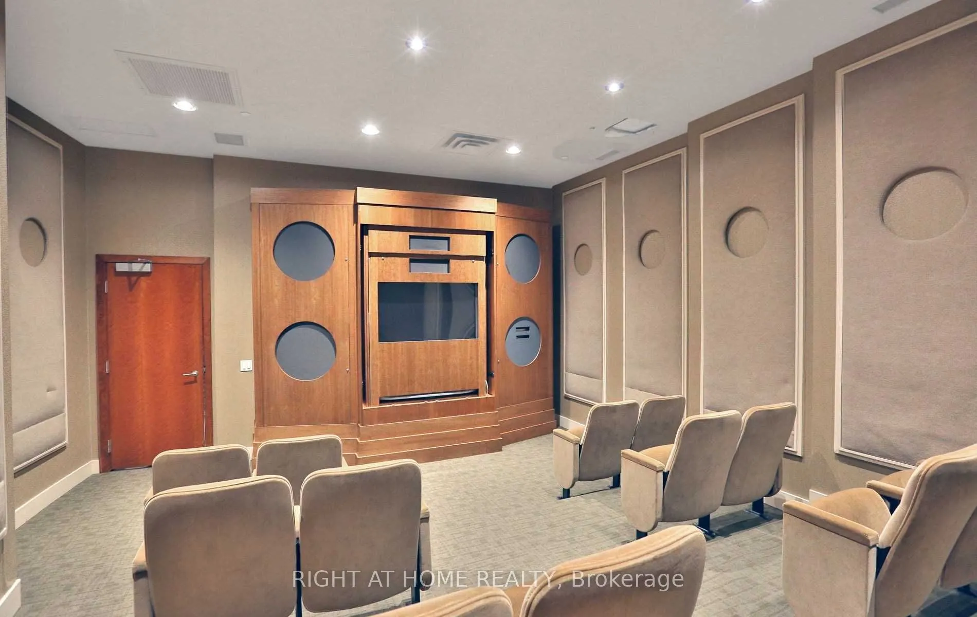 55 Strathaven Drive #1808