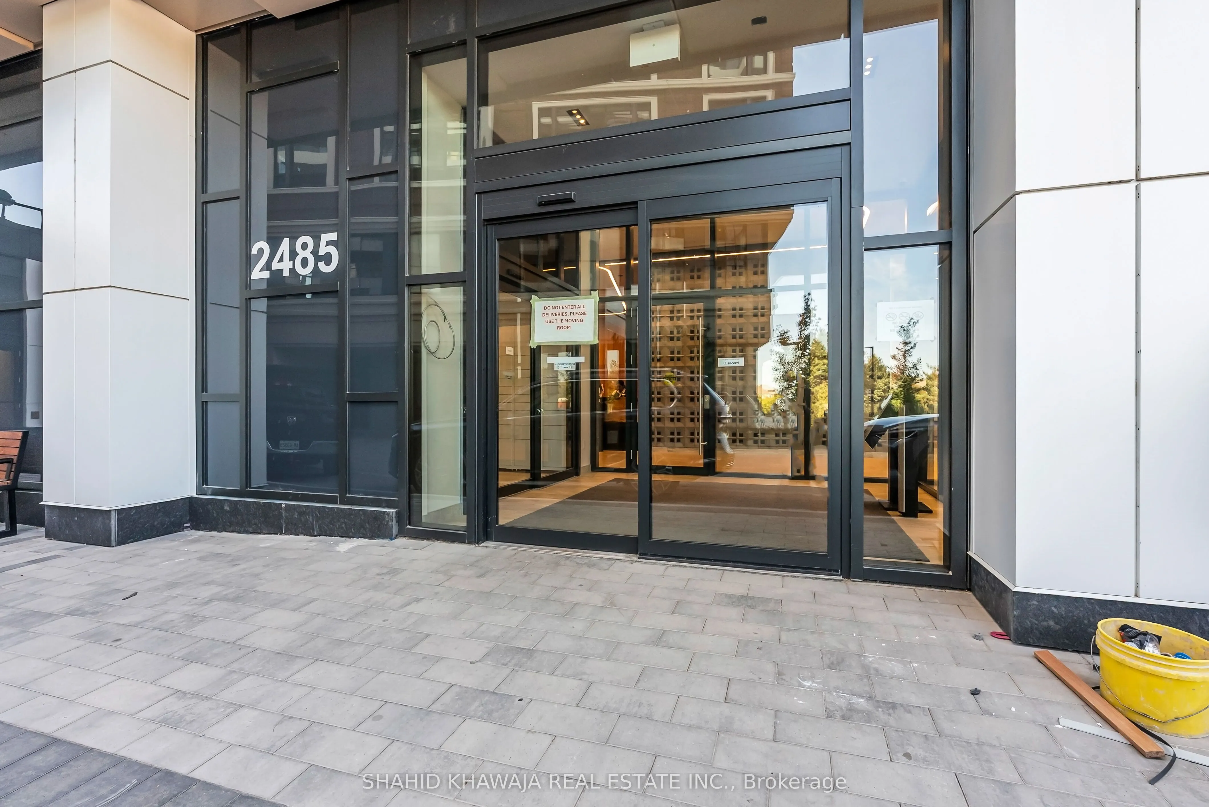 2485 Eglinton Avenue W #1415