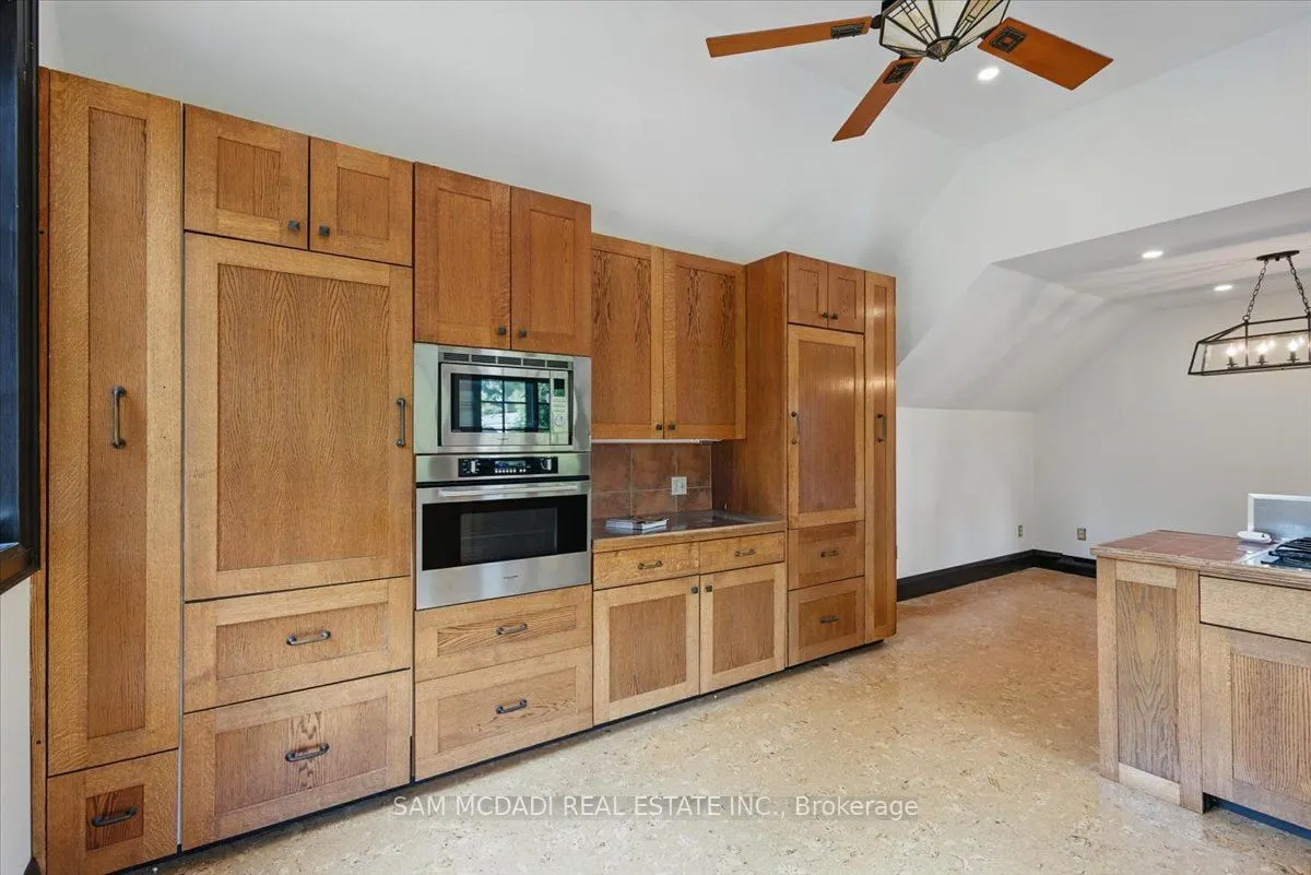 62 Maple Avenue S