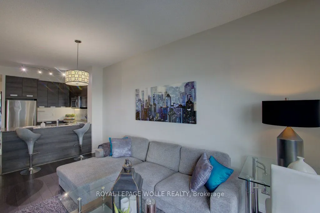 75 Eglinton Avenue W #1601
