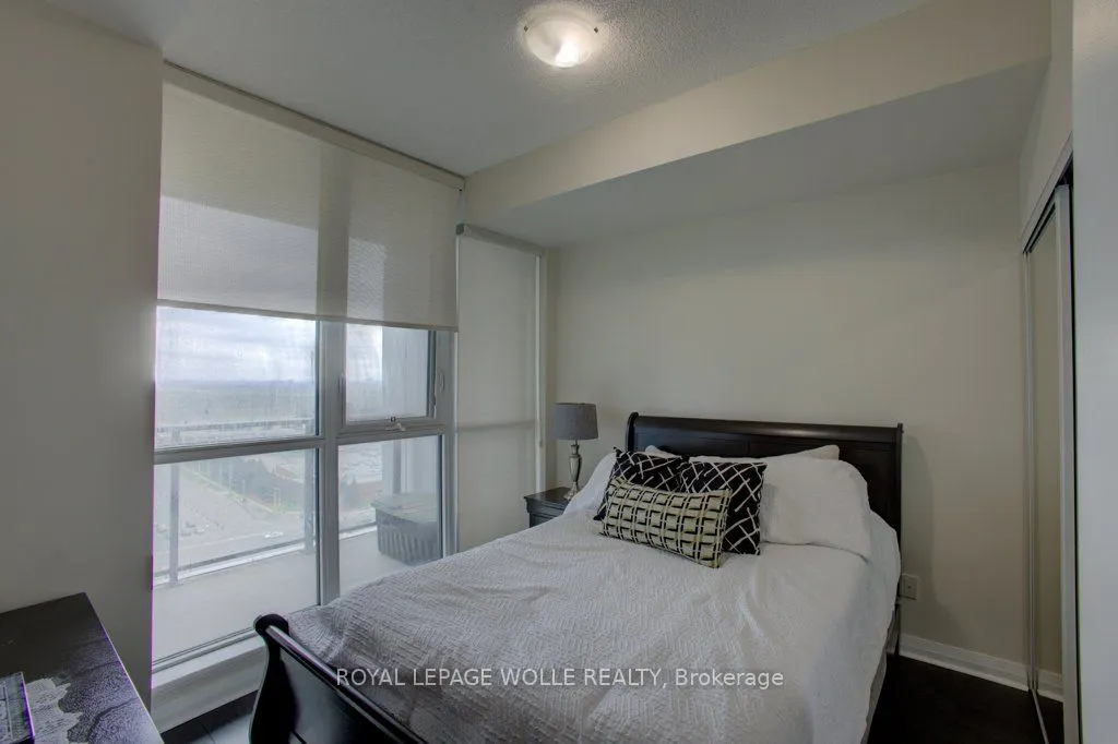 75 Eglinton Avenue W #1601