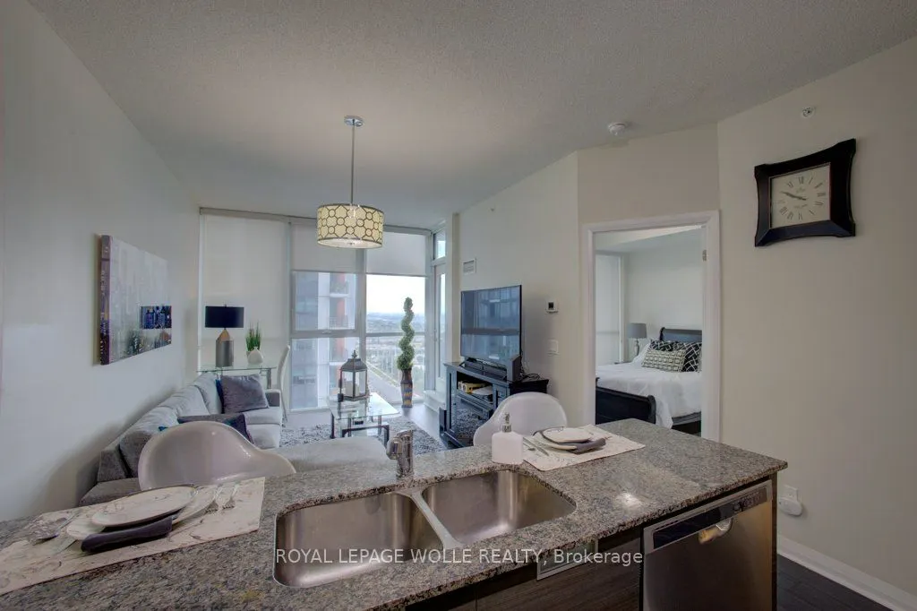 75 Eglinton Avenue W #1601