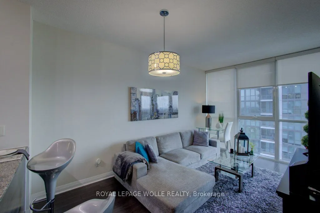 75 Eglinton Avenue W #1601