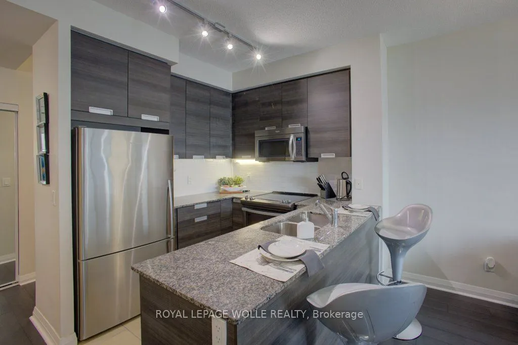75 Eglinton Avenue W #1601