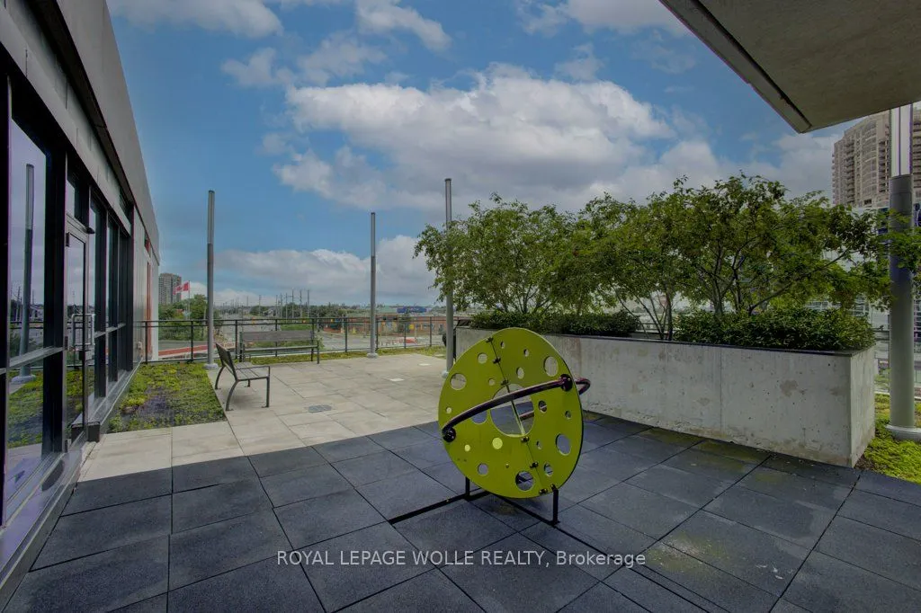 75 Eglinton Avenue W #1601
