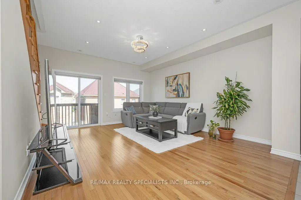 34 Aspen Hills Road #3