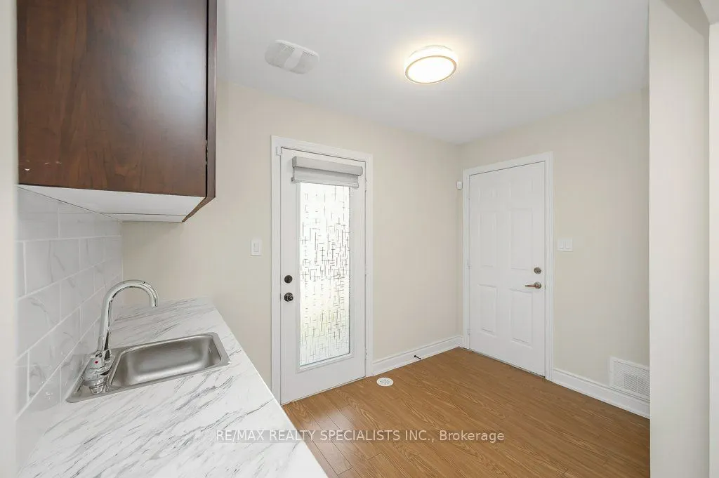 34 Aspen Hills Road #3