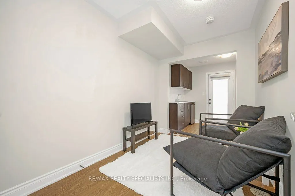 34 Aspen Hills Road #3