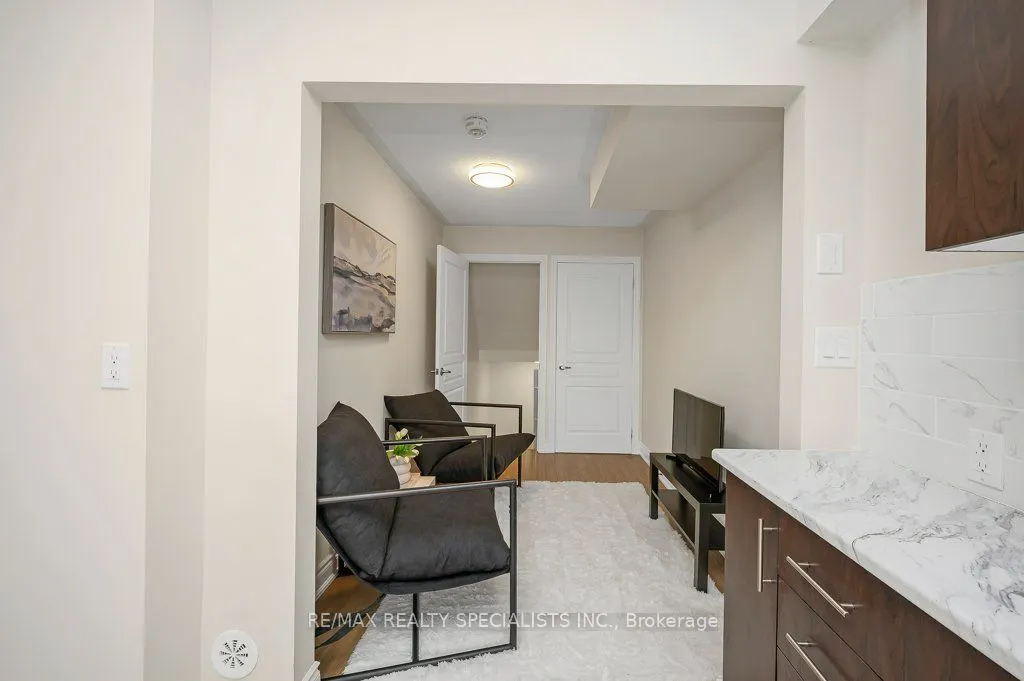 34 Aspen Hills Road #3