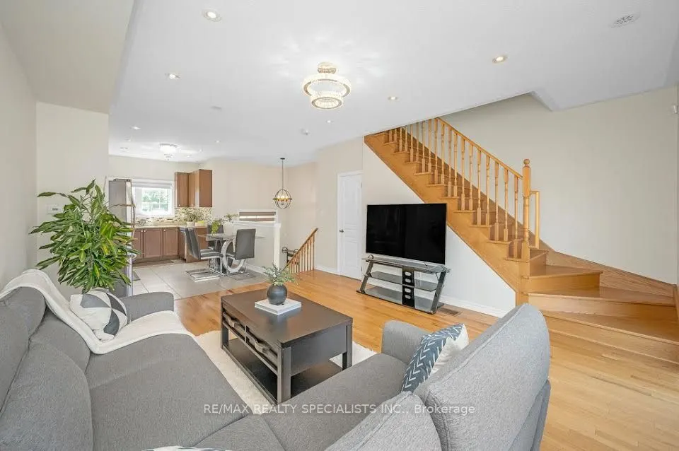 34 Aspen Hills Road #3