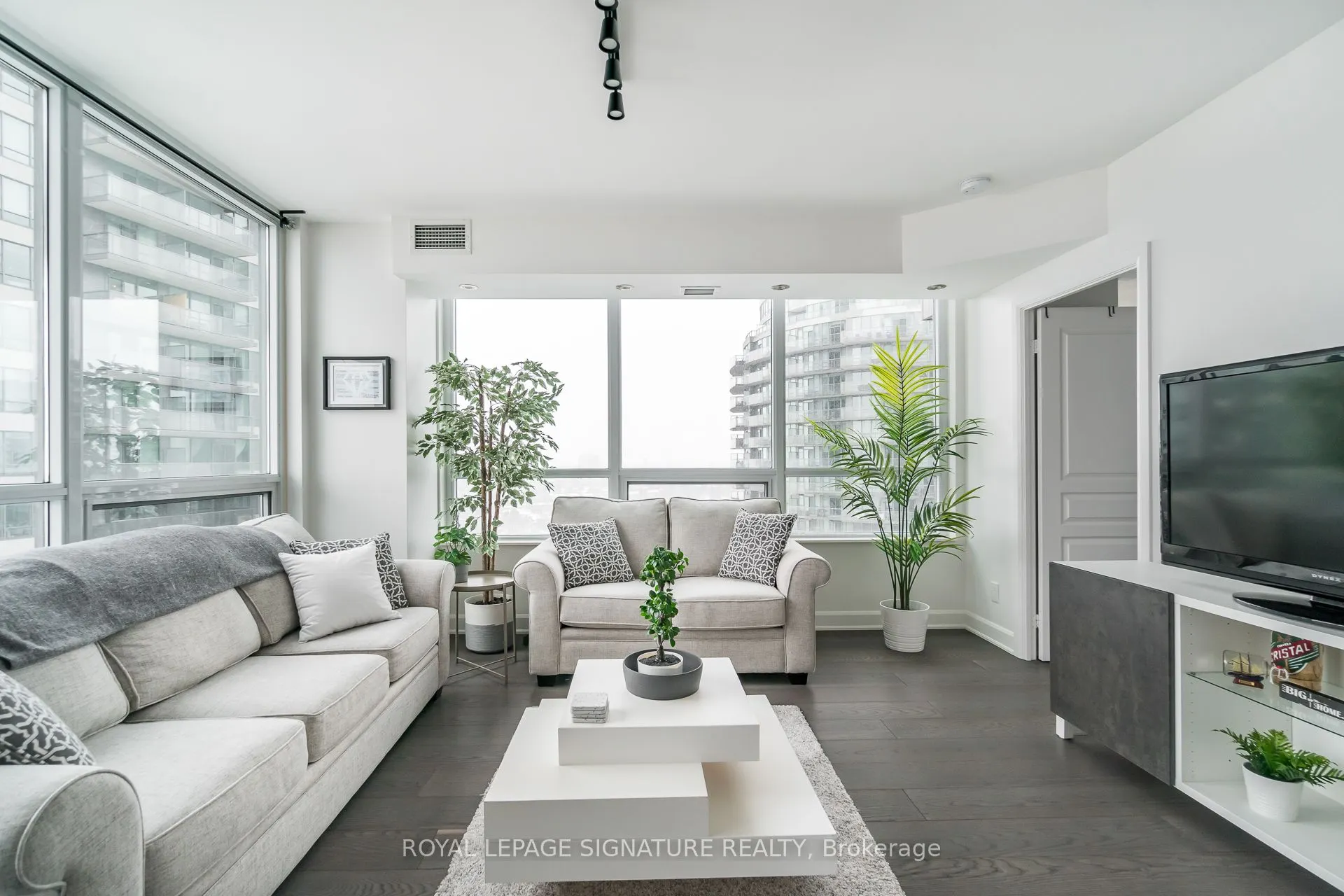 2230 Lakeshore Boulevard W #1802