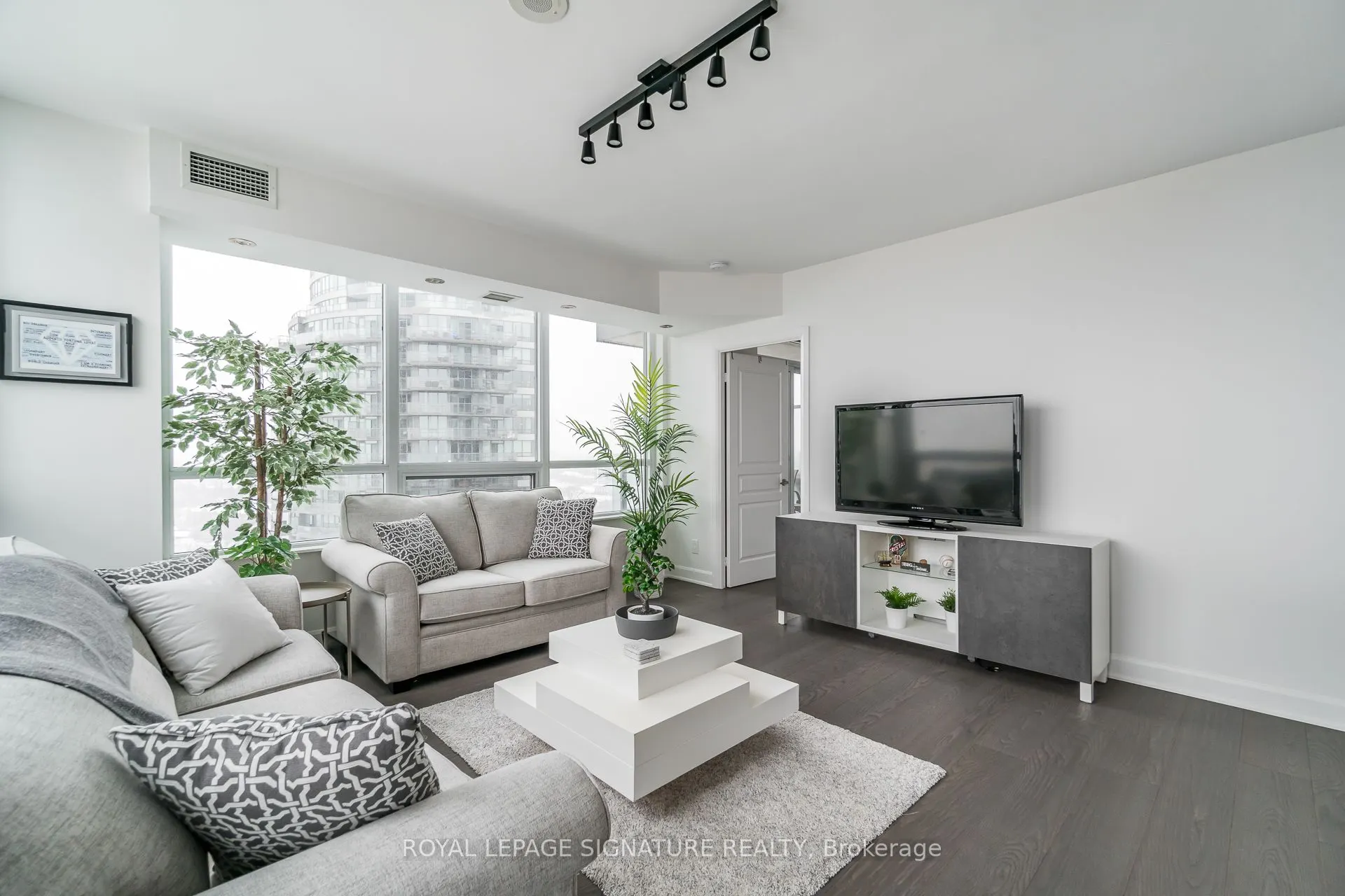 2230 Lakeshore Boulevard W #1802