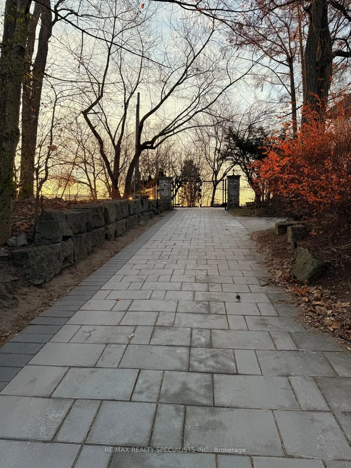 100 Appleby Place