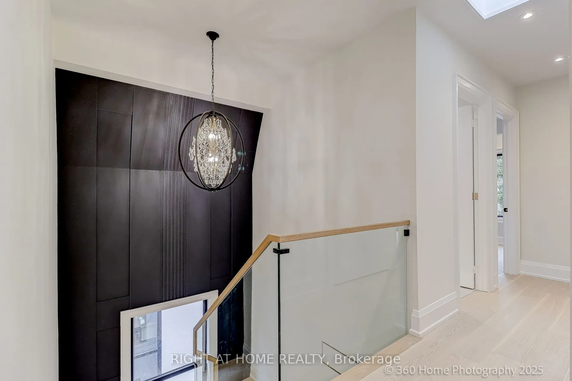 28 PINE Avenue
