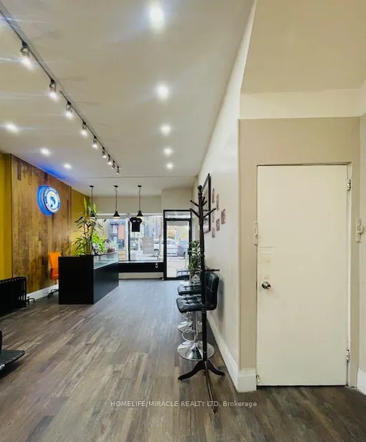 1568 Bloor Street W