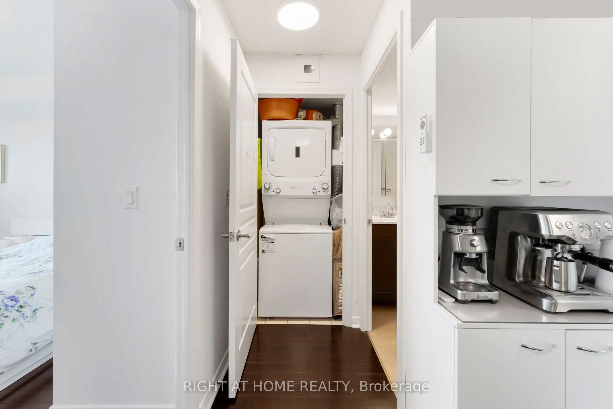 2545 Erin Centre Boulevard #1611