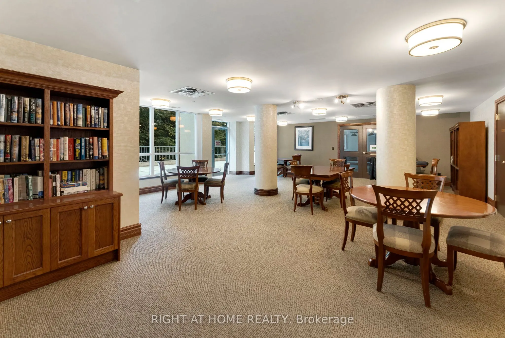 2545 Erin Centre Boulevard #1611