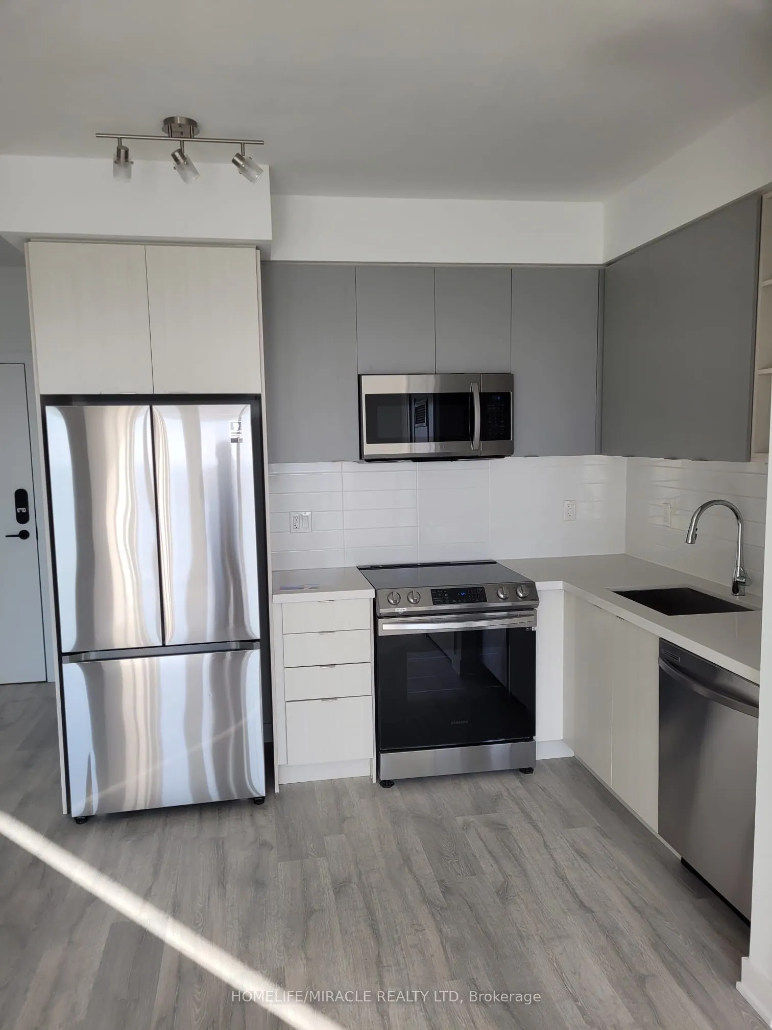 4655 Metcalfe Avenue #1801