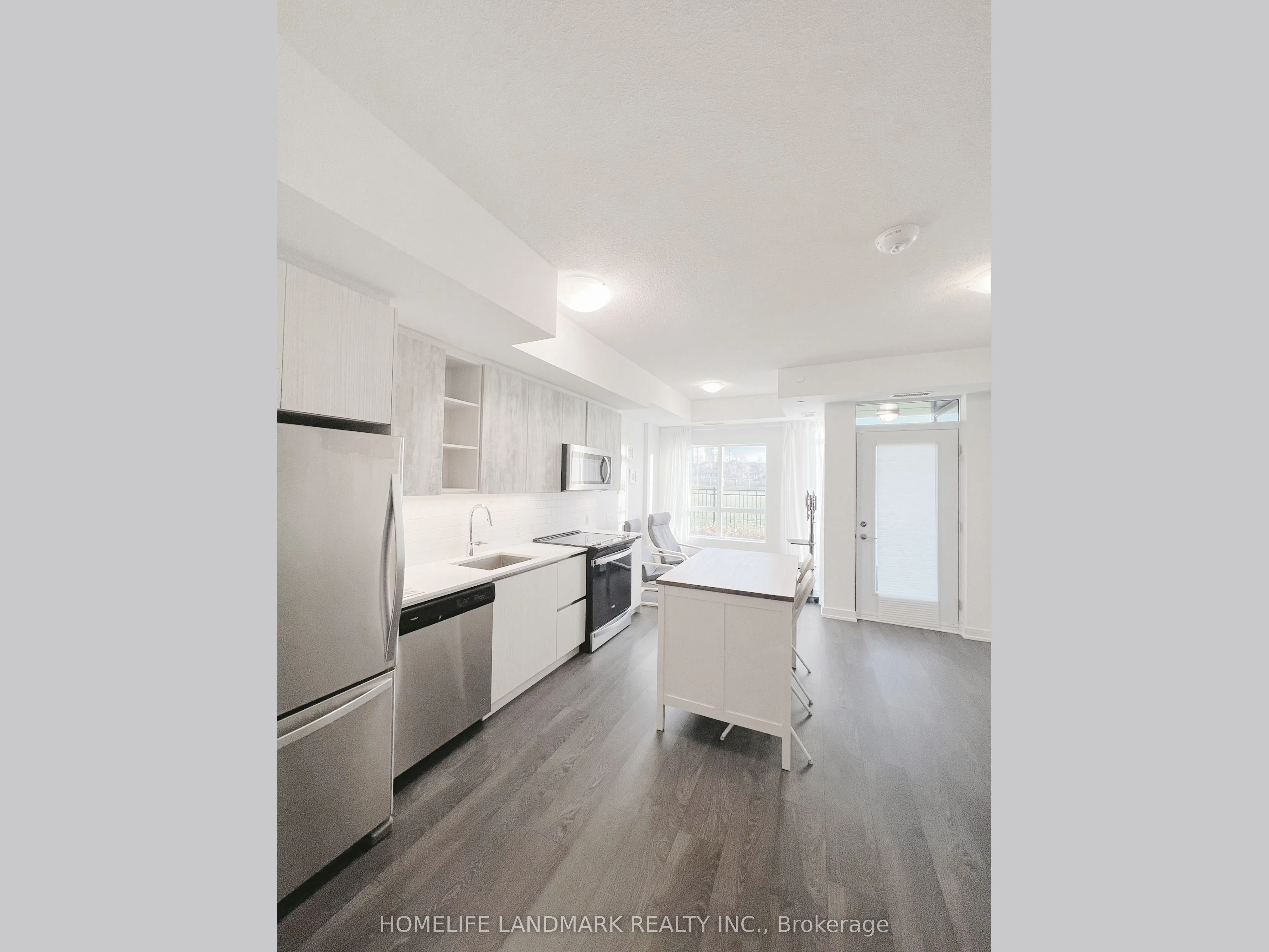 251 Manitoba Street #125