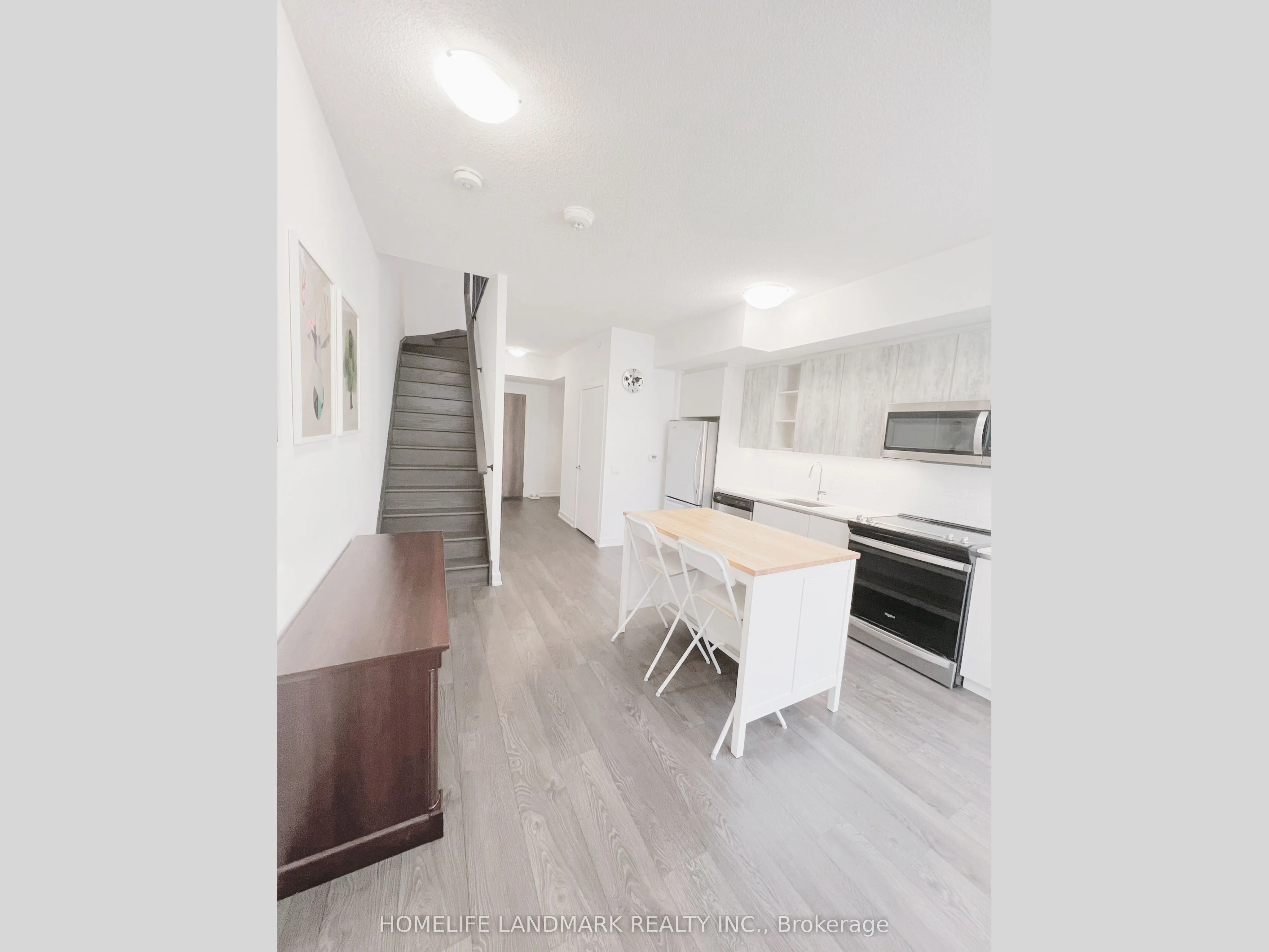 251 Manitoba Street #125