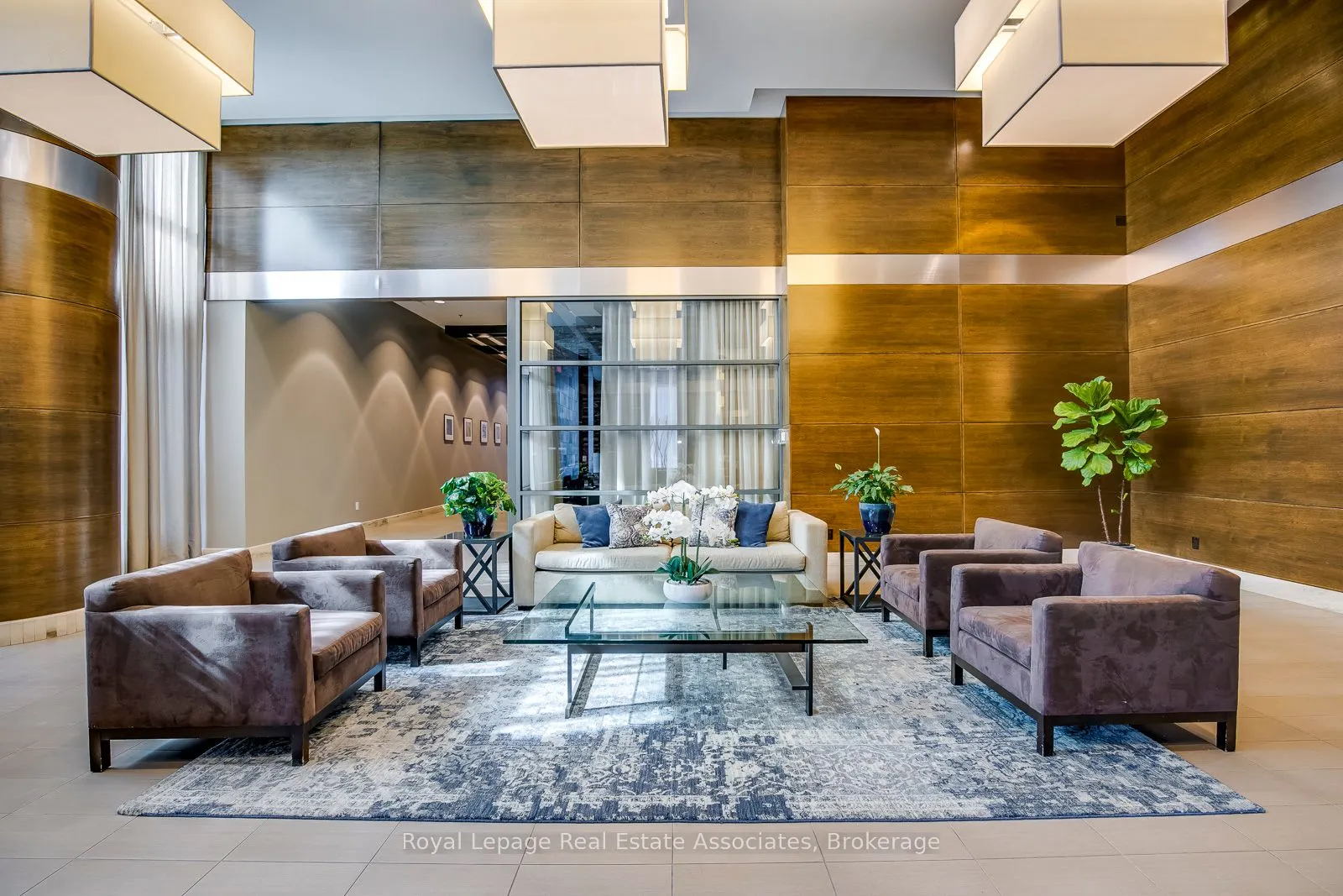 1 Hurontario Street #308