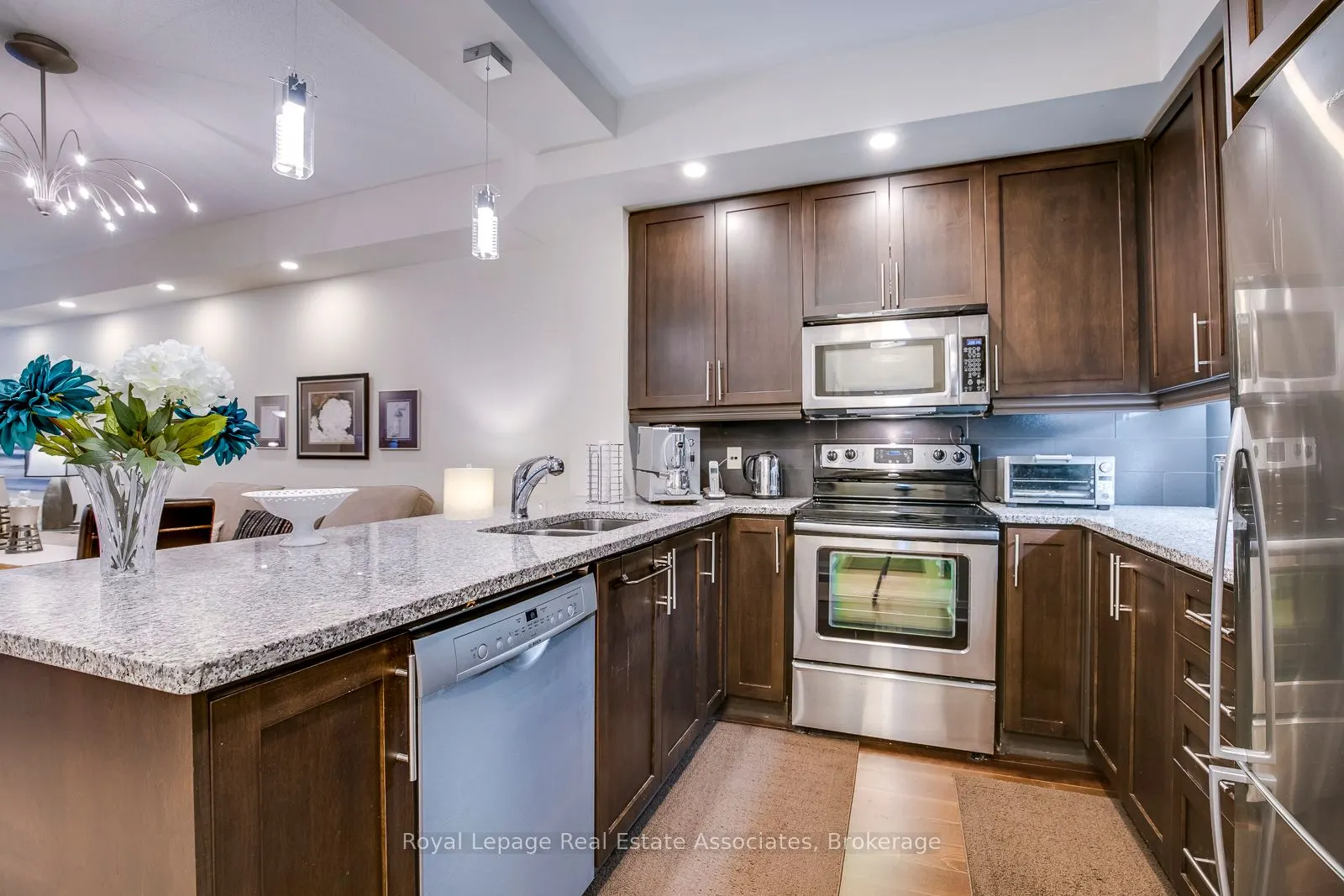 1 Hurontario Street #308