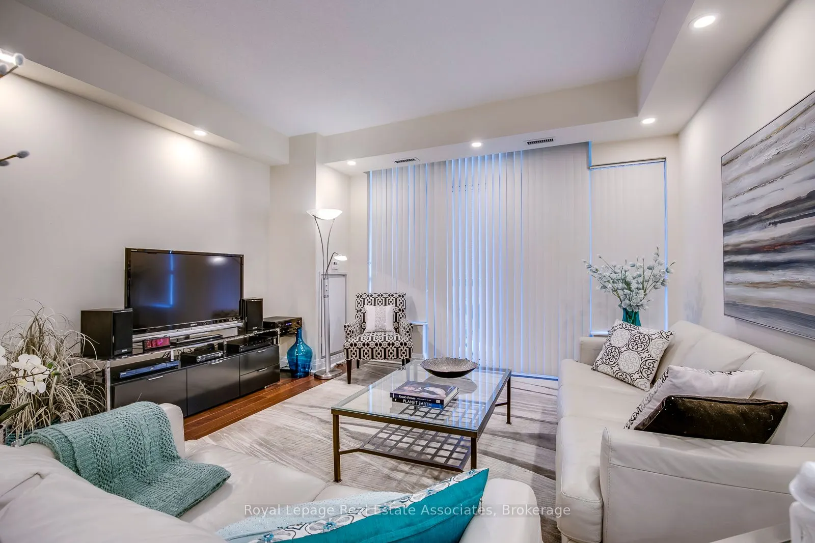 1 Hurontario Street #308