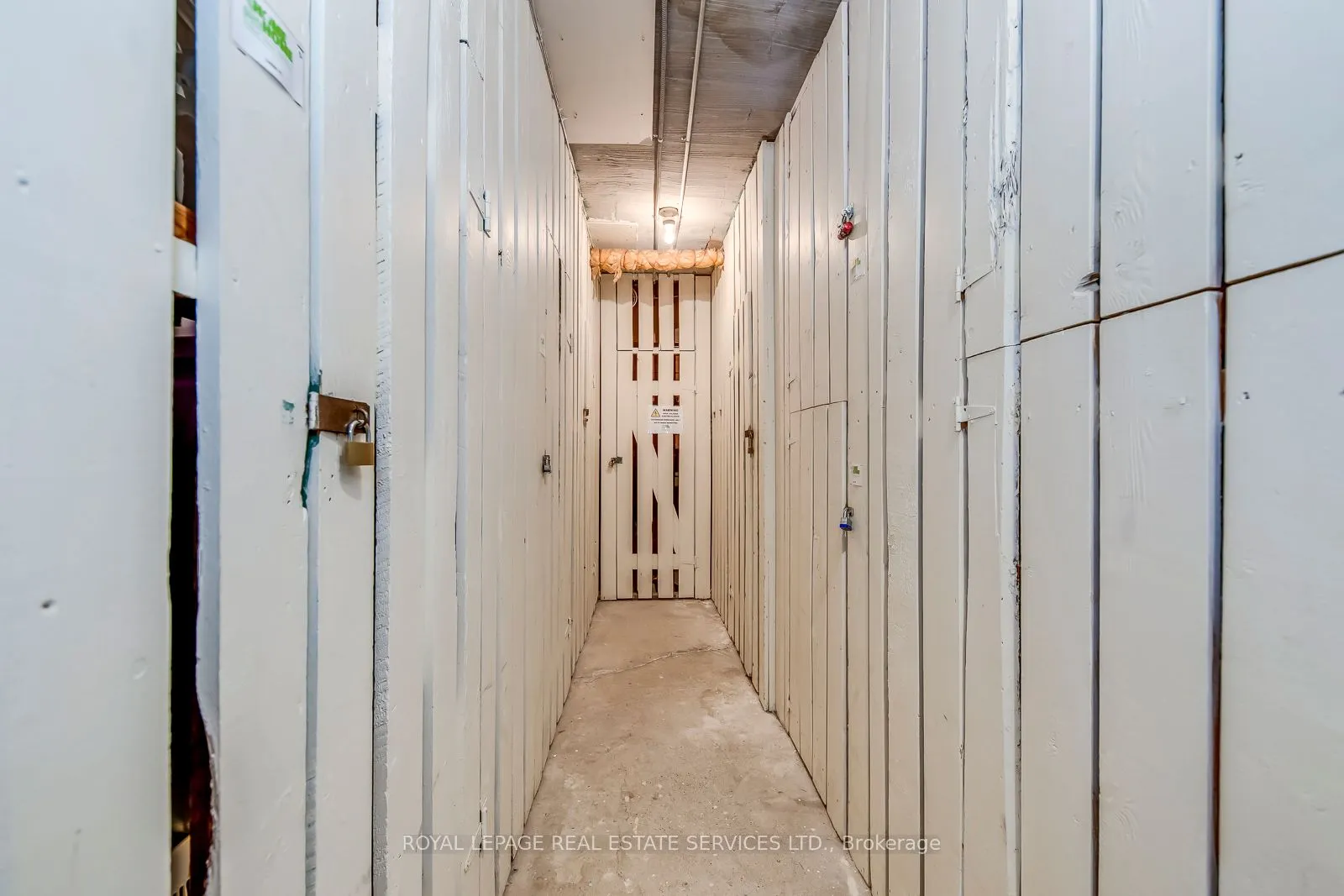 320 Lakeshore Road W