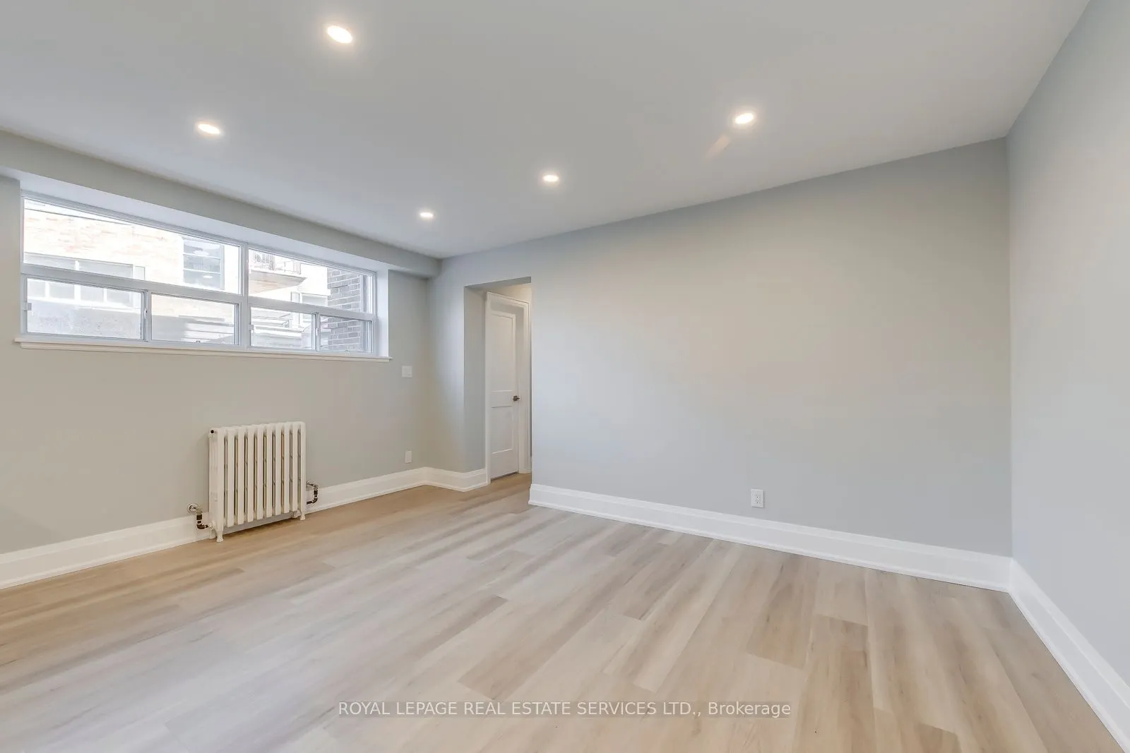 320 Lakeshore Road W