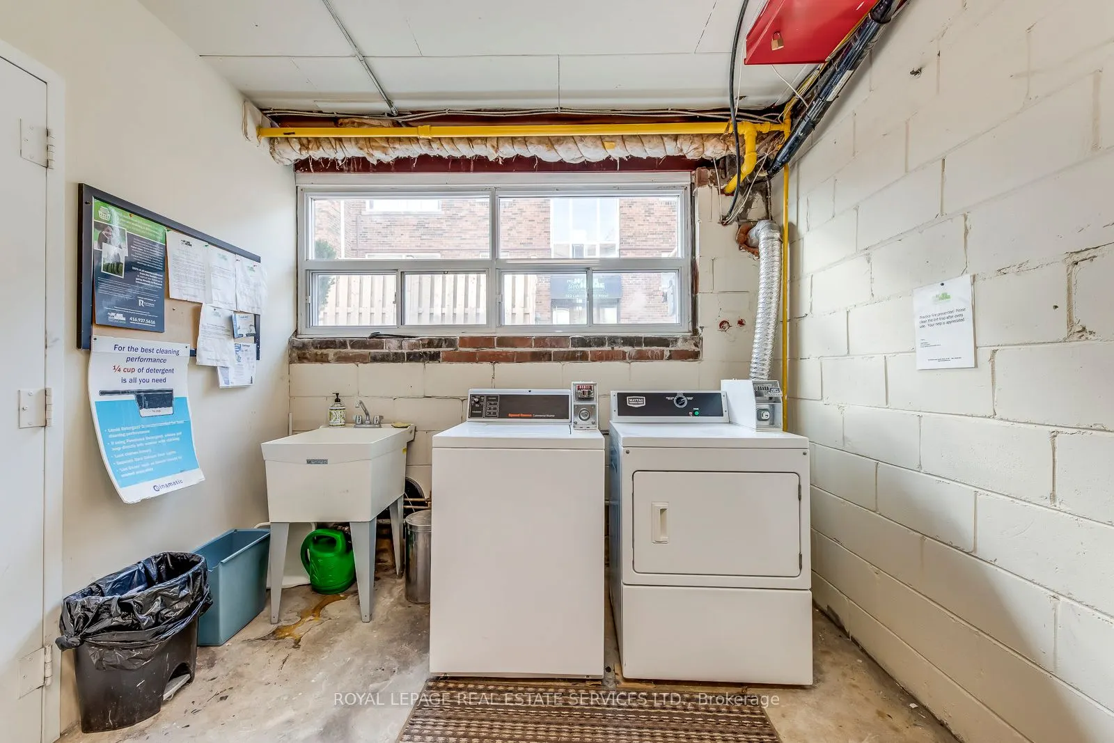 320 Lakeshore Road W