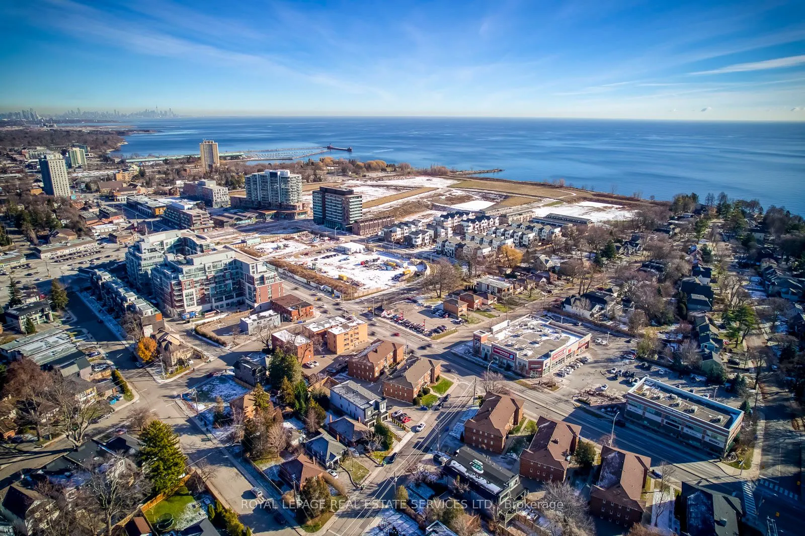 320 Lakeshore Road W